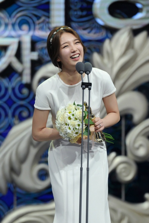 Suzy vạ miệng ảnh 6 Suzy va mieng anh 6