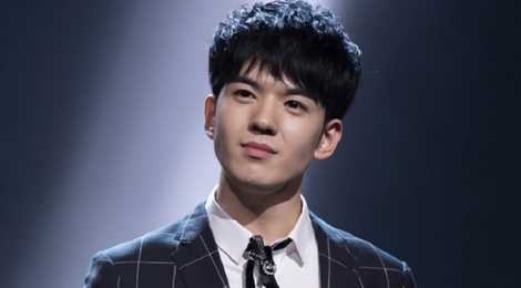 Nam ca si tieu tan su nghiep vi tu khai gian lan thi cu hinh anh