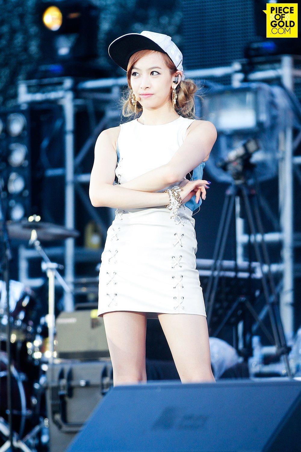 truong nhom nuoc ngoai cua Kpop anh 2