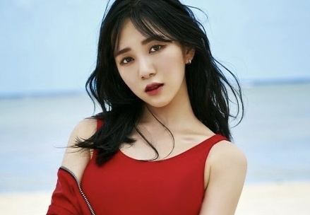 Lam dung suc lao dong va van nan trong cac cong ty Kpop hinh anh