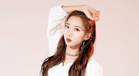 Tan binh Kpop ngung ra mat vi be boi bat nat dong nghiep hinh anh