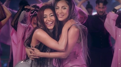 Lady Gaga uot sung trong hau truong ‘Rain on Me’ hinh anh