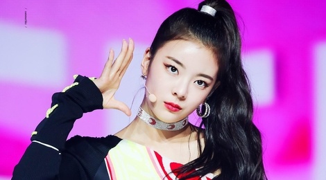 Su co tren san khau trao giai cua nghe si Han hinh anh