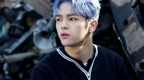 Nam ca si Woo Jin bi chi trich vi quay roi fan nu hinh anh