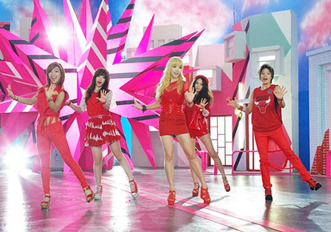 thần tượng Kpop đạo nhái ảnh 3 than tuong Kpop dao nhai anh 3