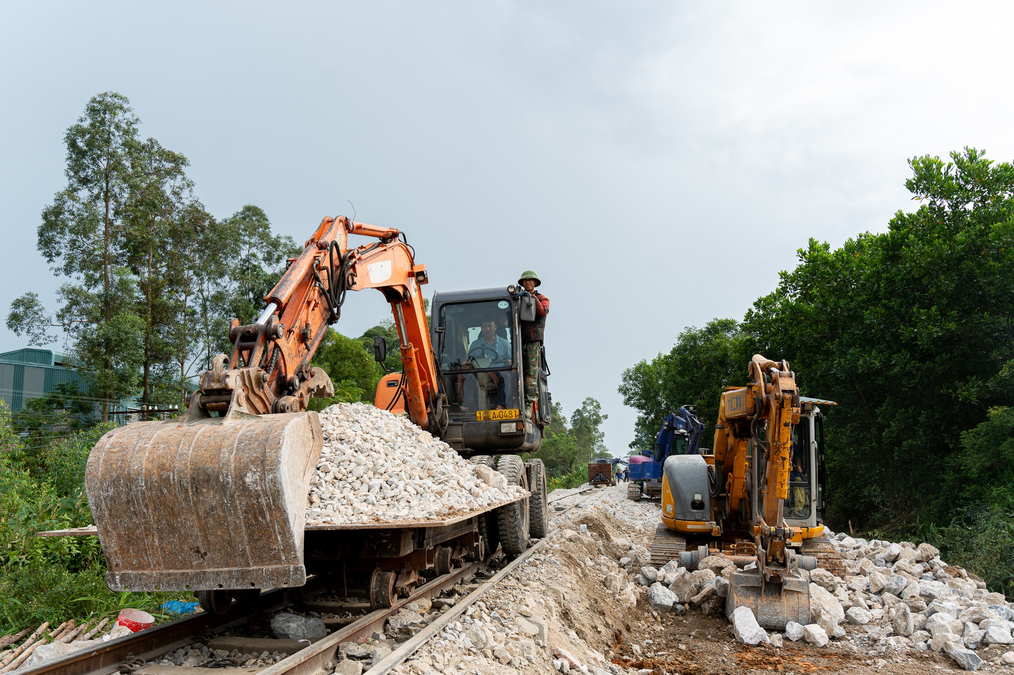 Sat lo duong sat,  bao so 11,  bao Matmo anh 4