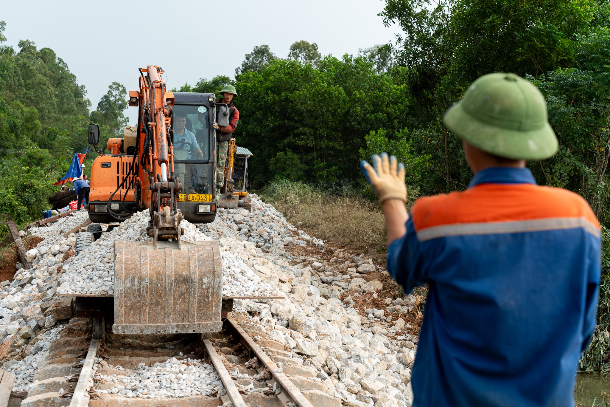 Sat lo duong sat,  bao so 11,  bao Matmo anh 5