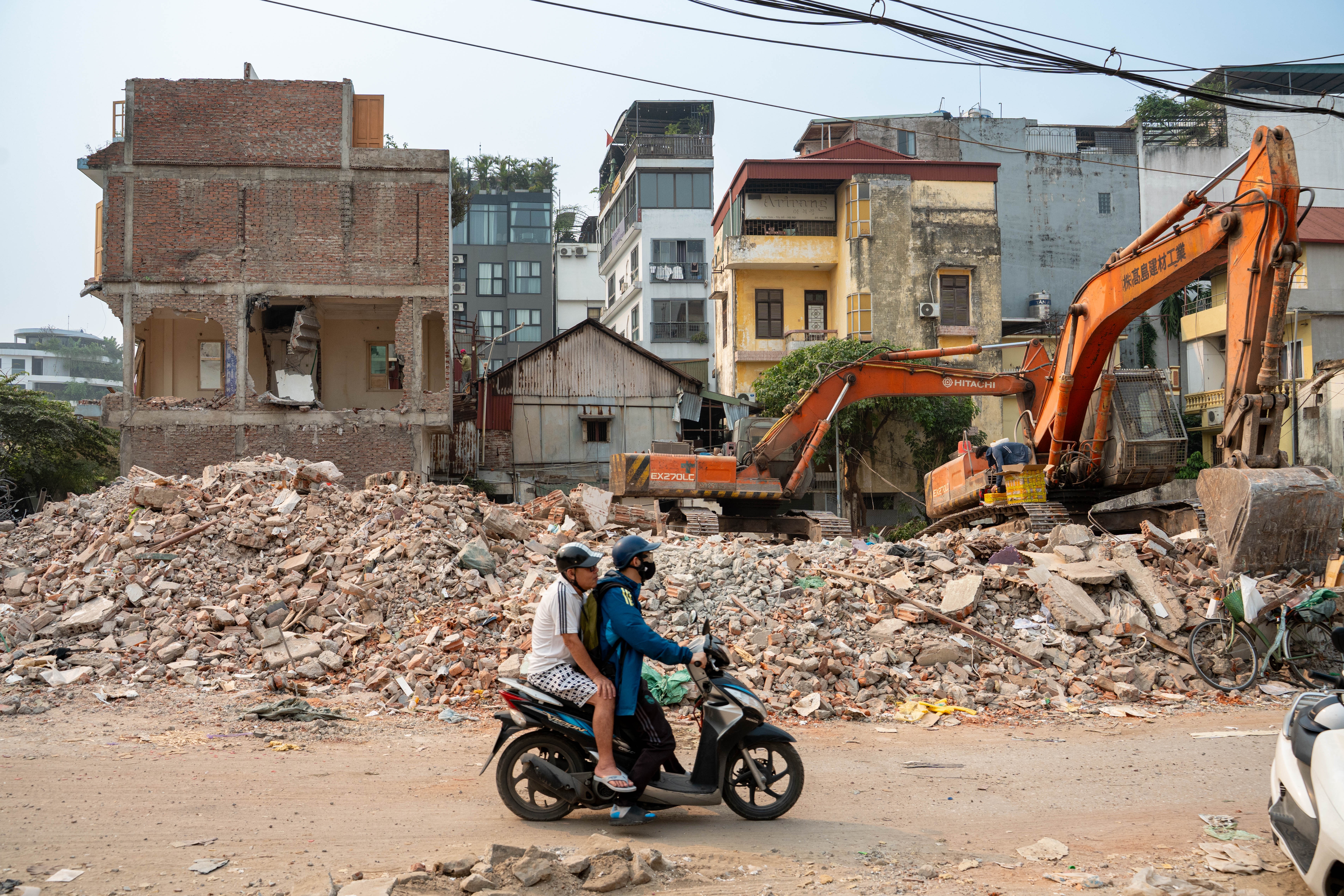 Thao do loat cong trinh de giao mat bang xay cau Tu Lien hinh anh