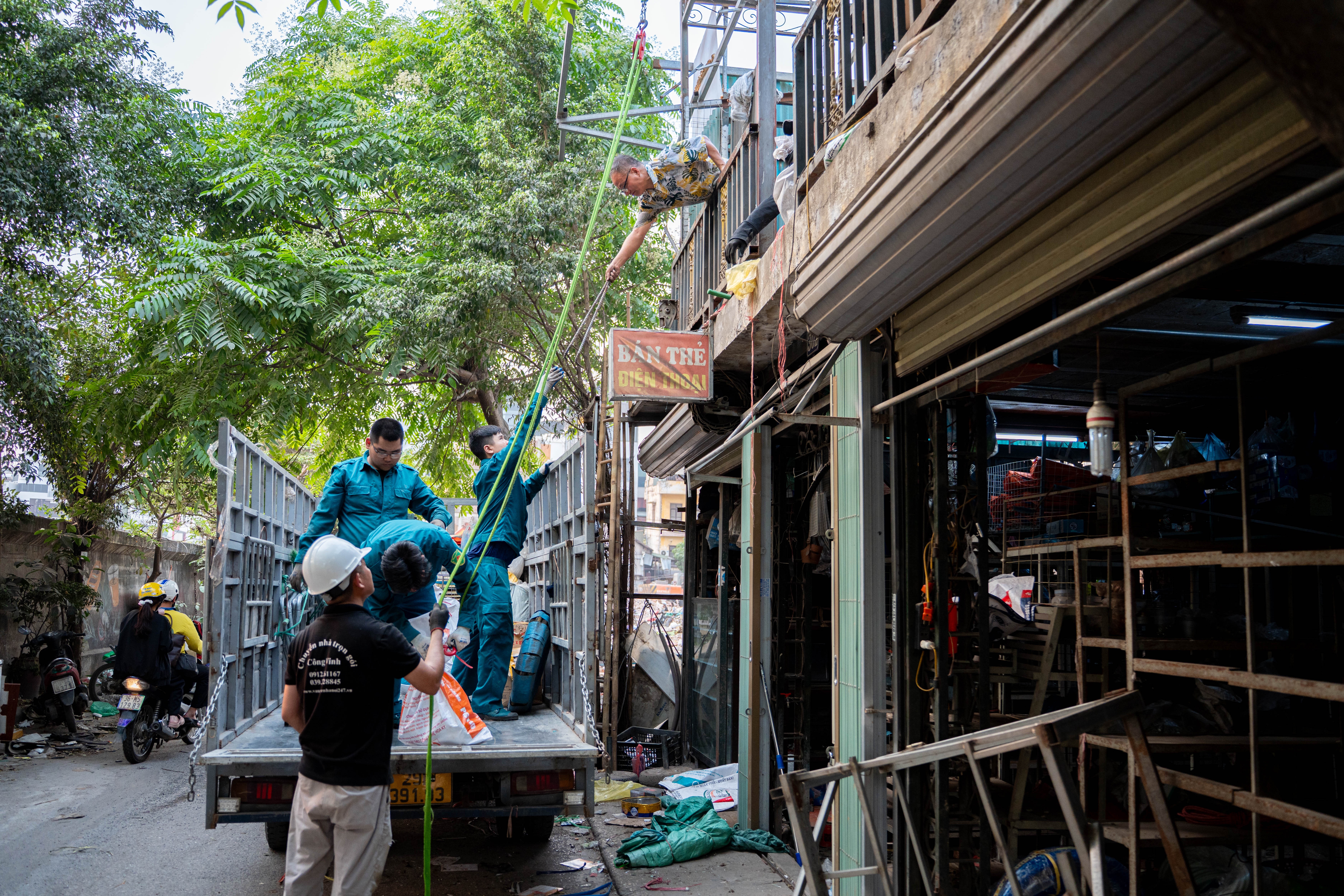 Ha Noi,  Cau Tu Lien,  Duong Truong Sa,  Phuong Hong Ha,  Nghi Tam anh 8