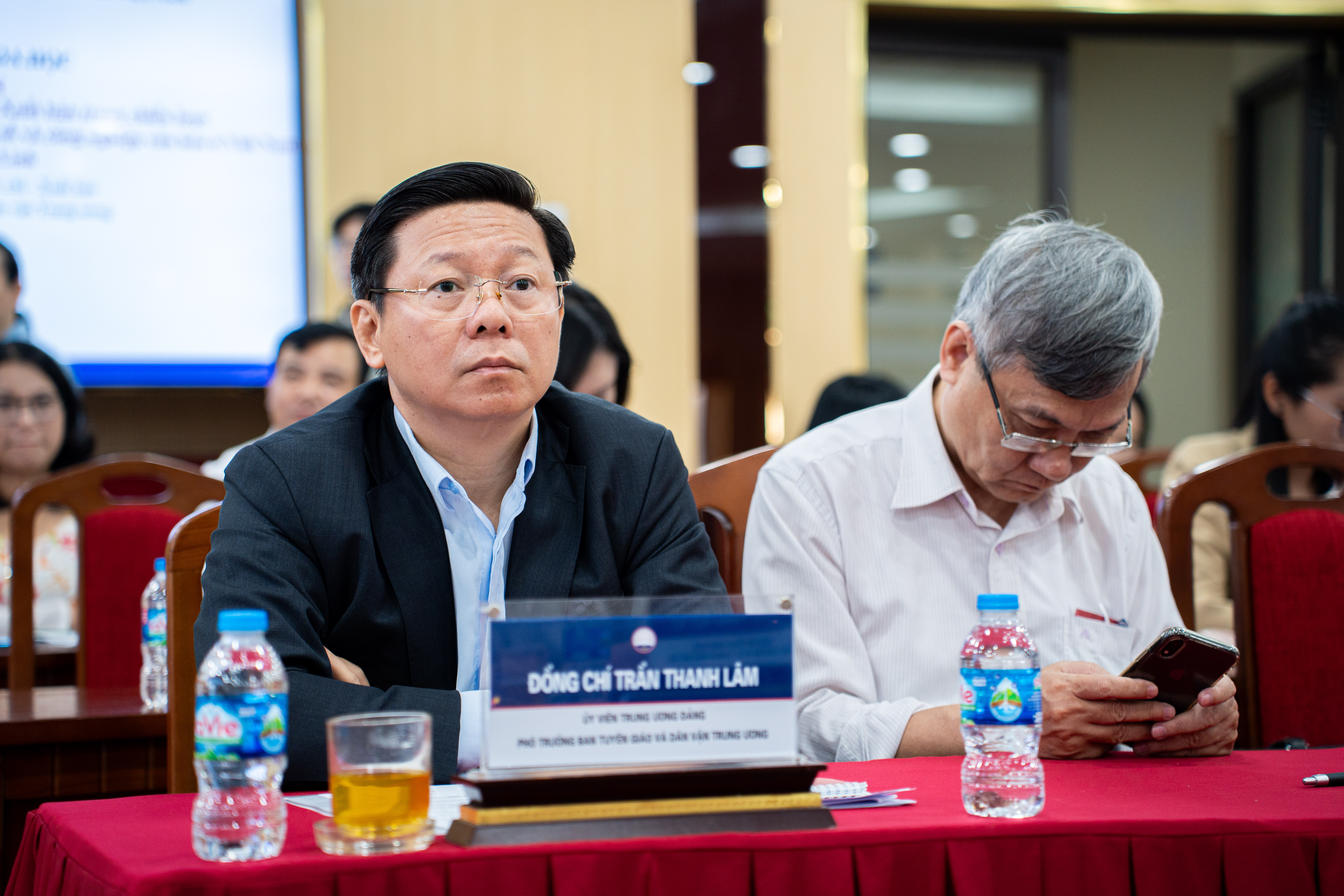 Hoi thao khoa hoc,  Chi thi 04-CT/TW,  Xuat ban Viet Nam,  AJC anh 1