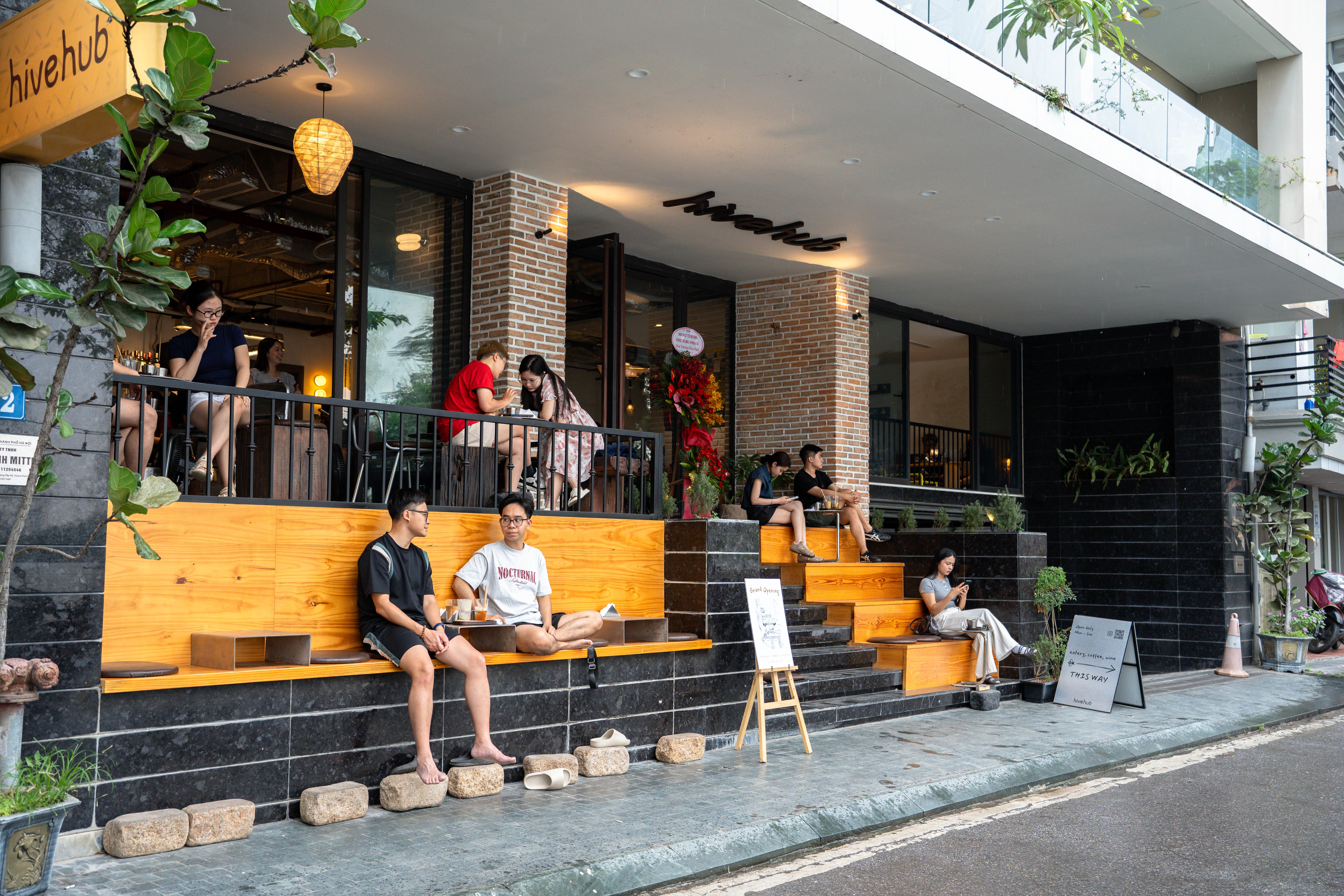 vang,  vang via,  Ha Noi,  quan ca phe,  wine bar anh 14