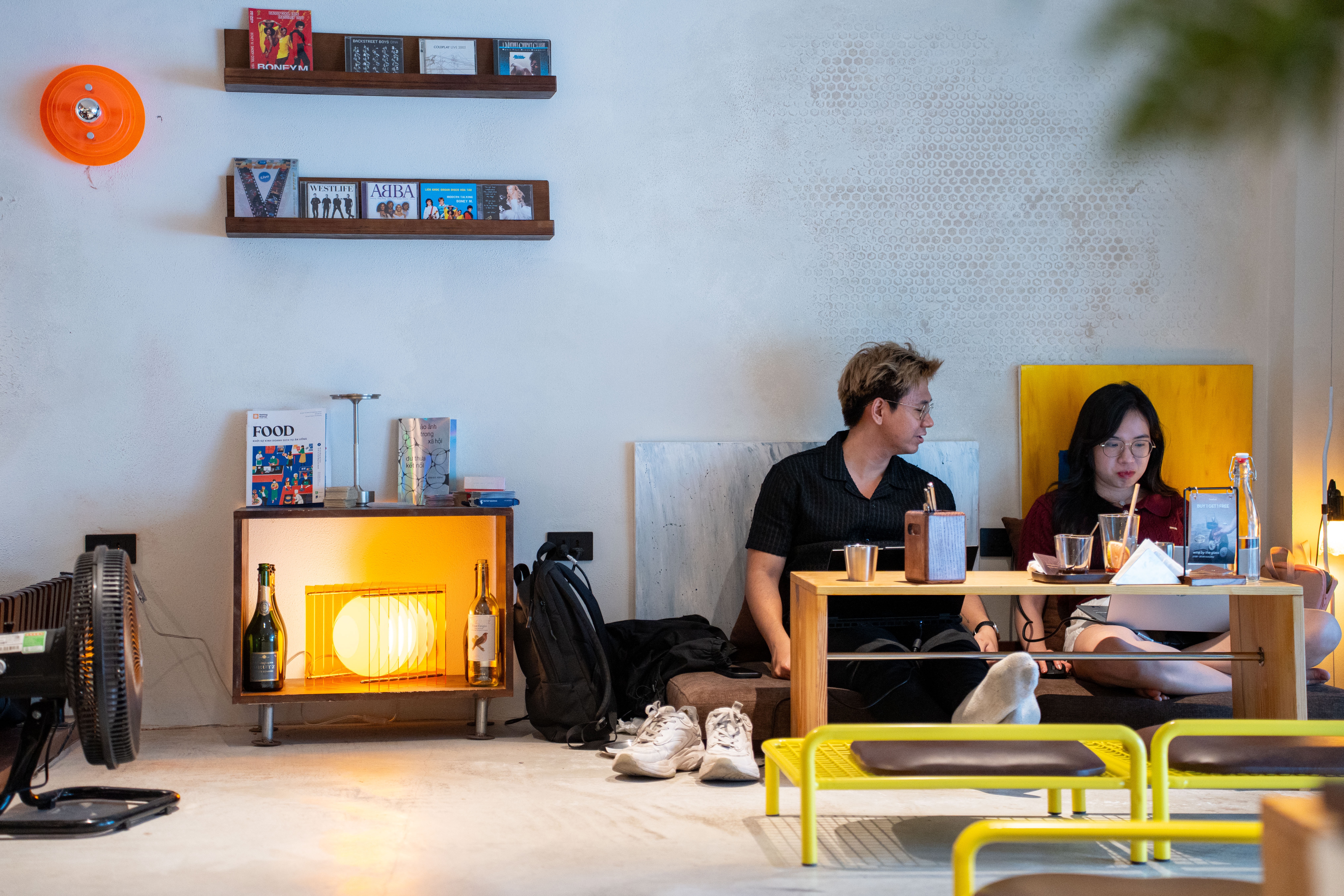 vang,  vang via,  Ha Noi,  quan ca phe,  wine bar anh 12