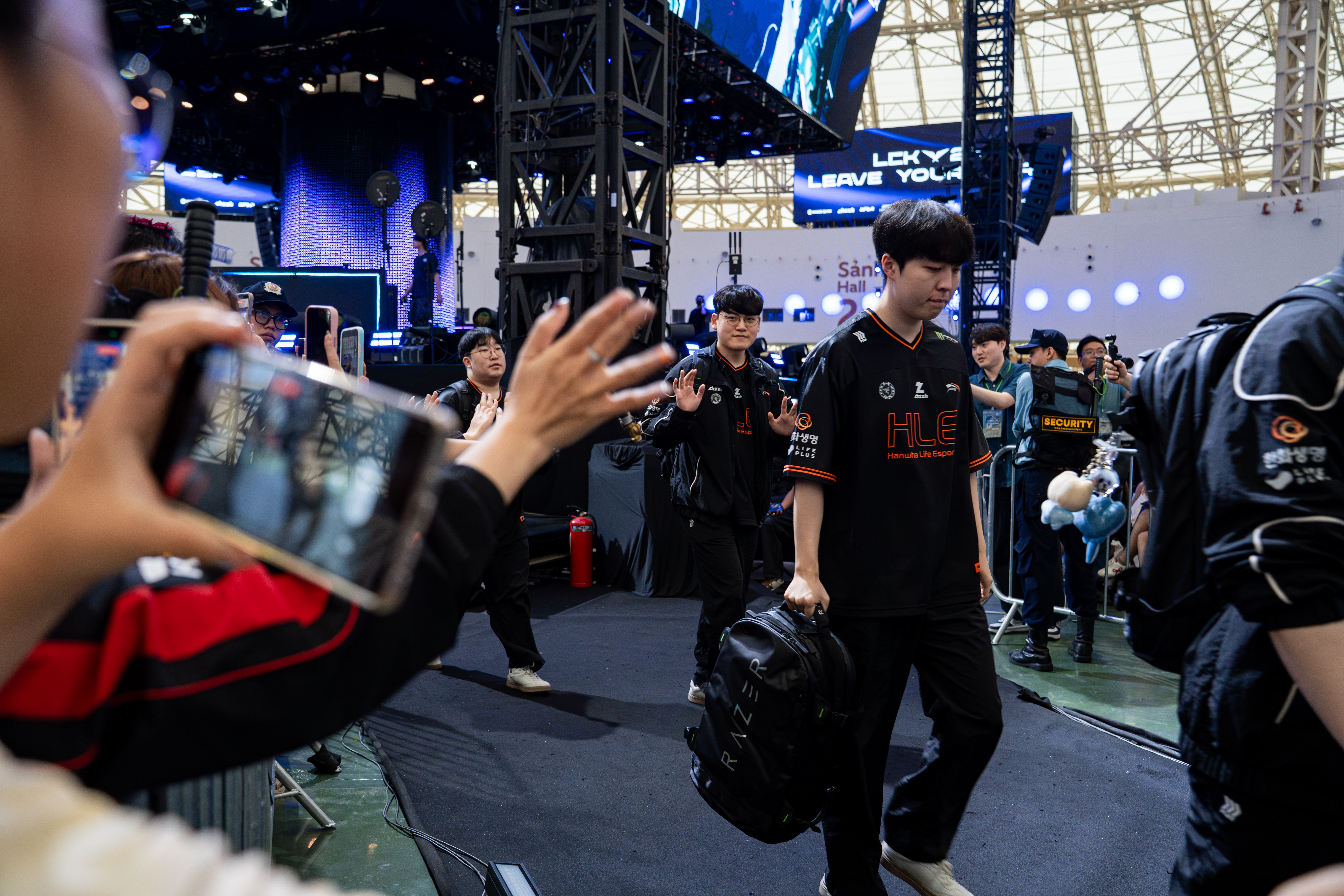 LCK,  DRX,  HLE,  VEC,  Ha Noi anh 13