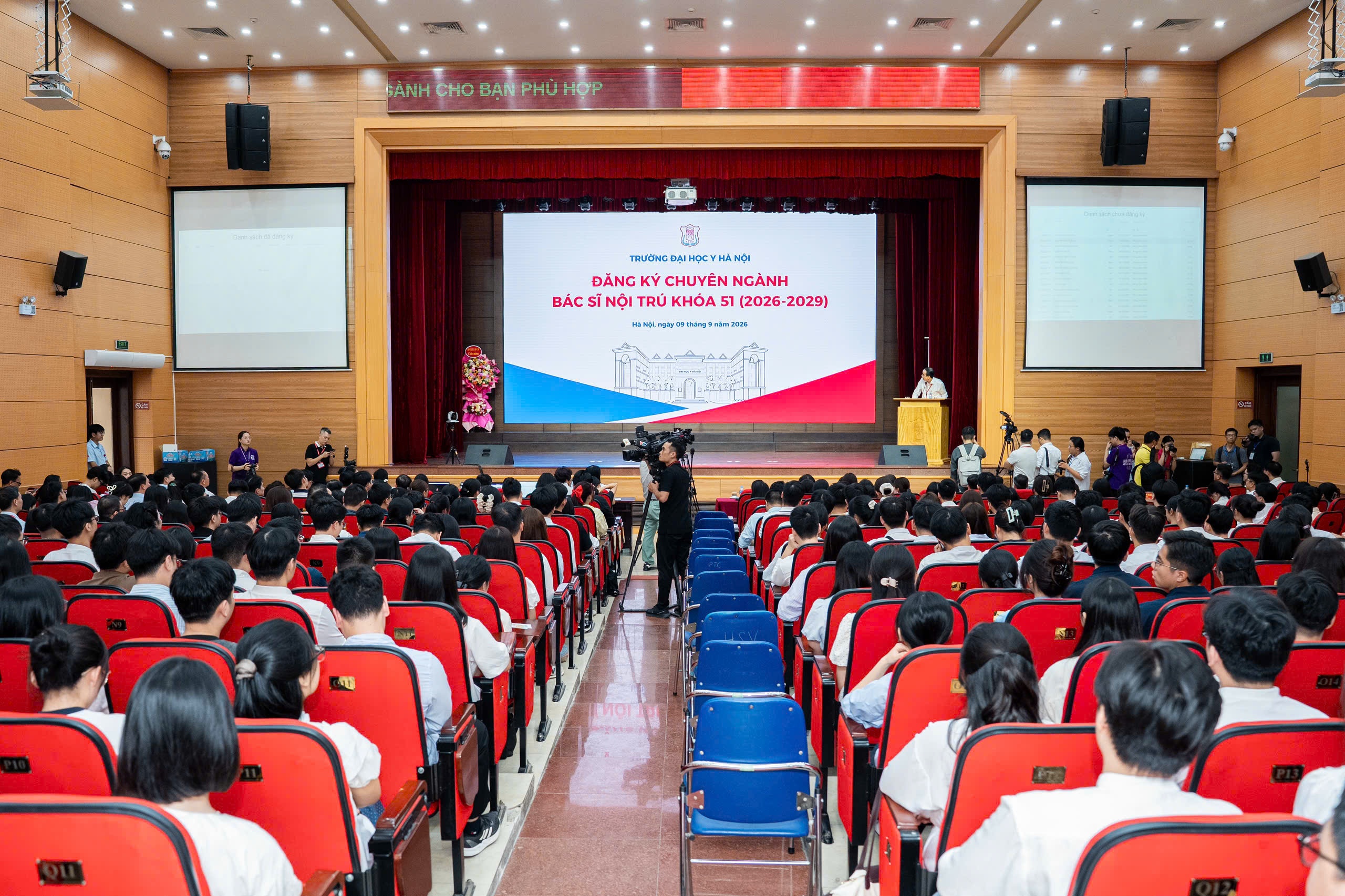 Match Day,  B&aacute;c sĩ nội tr&uacute;,  Đại học Y ảnh 1