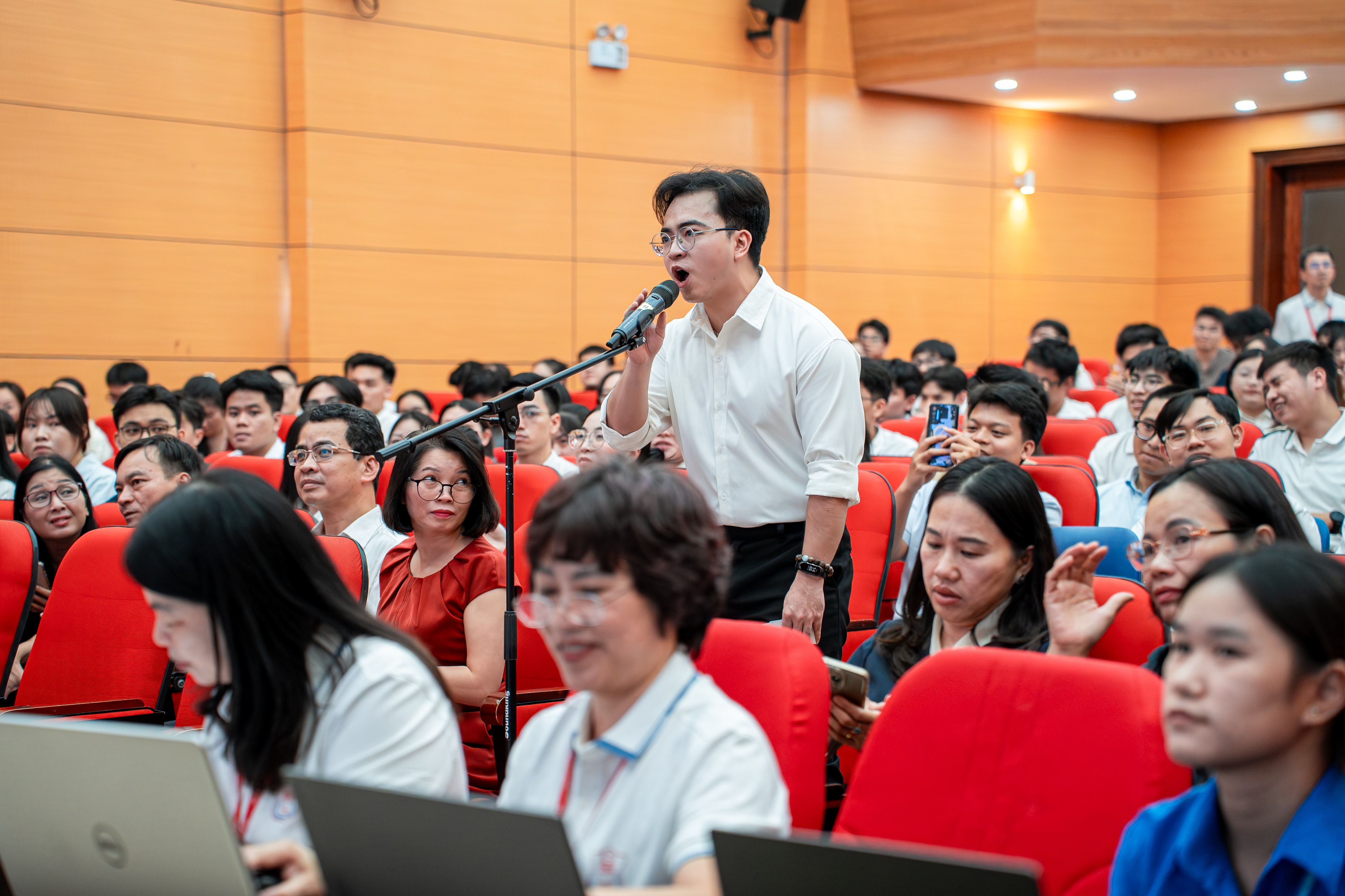 Match Day,  B&aacute;c sĩ nội tr&uacute;,  Đại học Y ảnh 10
