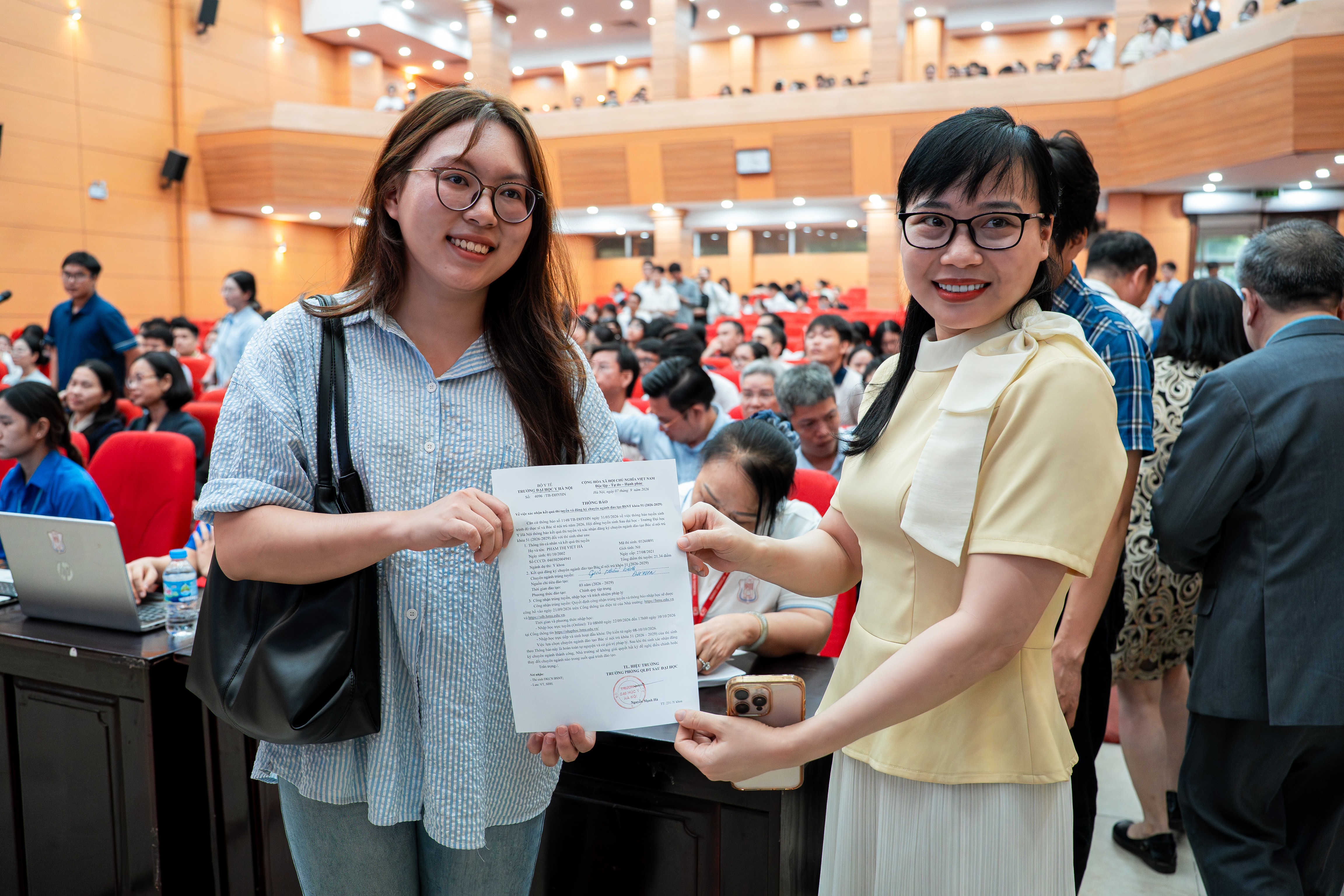 Match Day,  B&aacute;c sĩ nội tr&uacute;,  Đại học Y ảnh 20