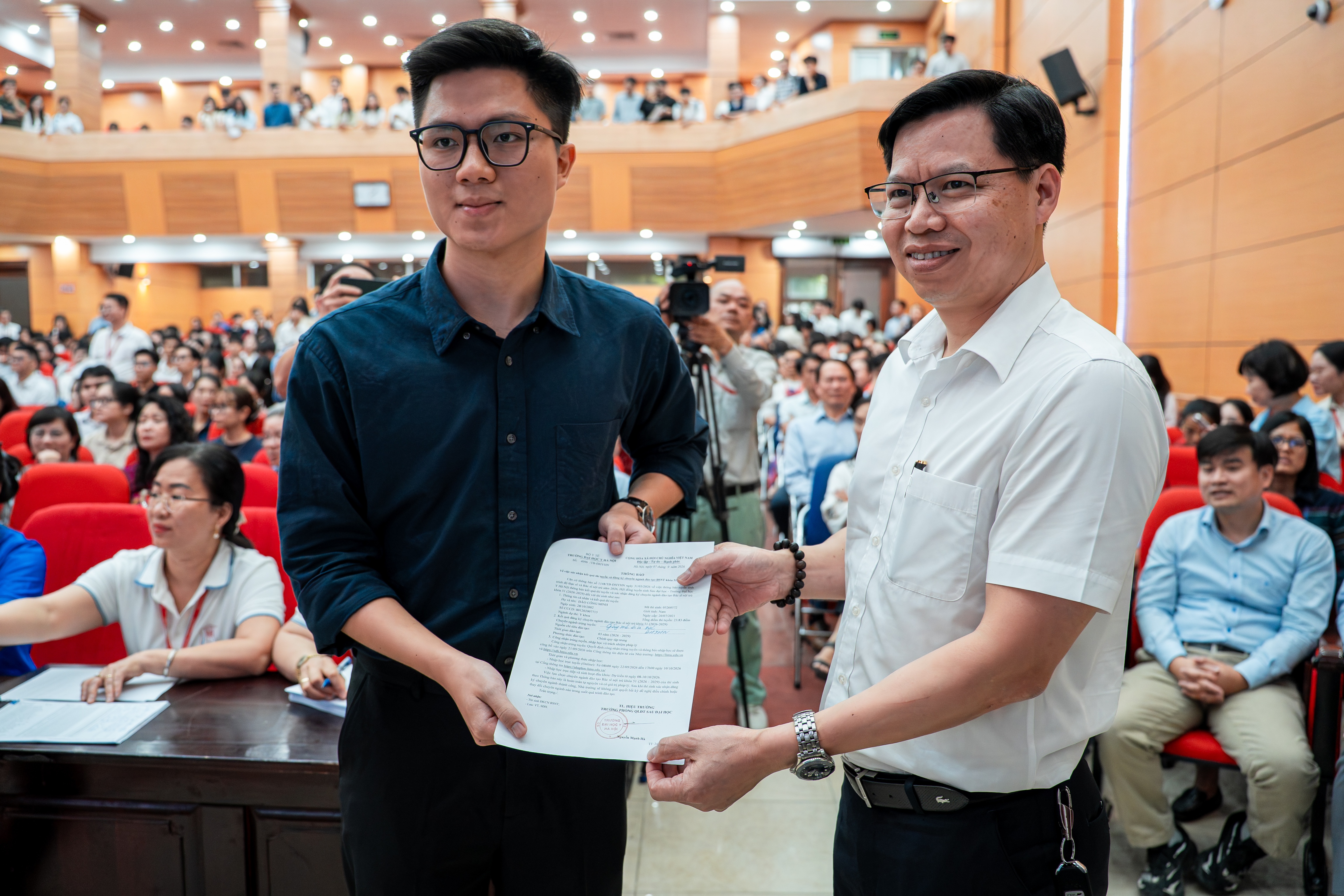 Match Day,  B&aacute;c sĩ nội tr&uacute;,  Đại học Y ảnh 18