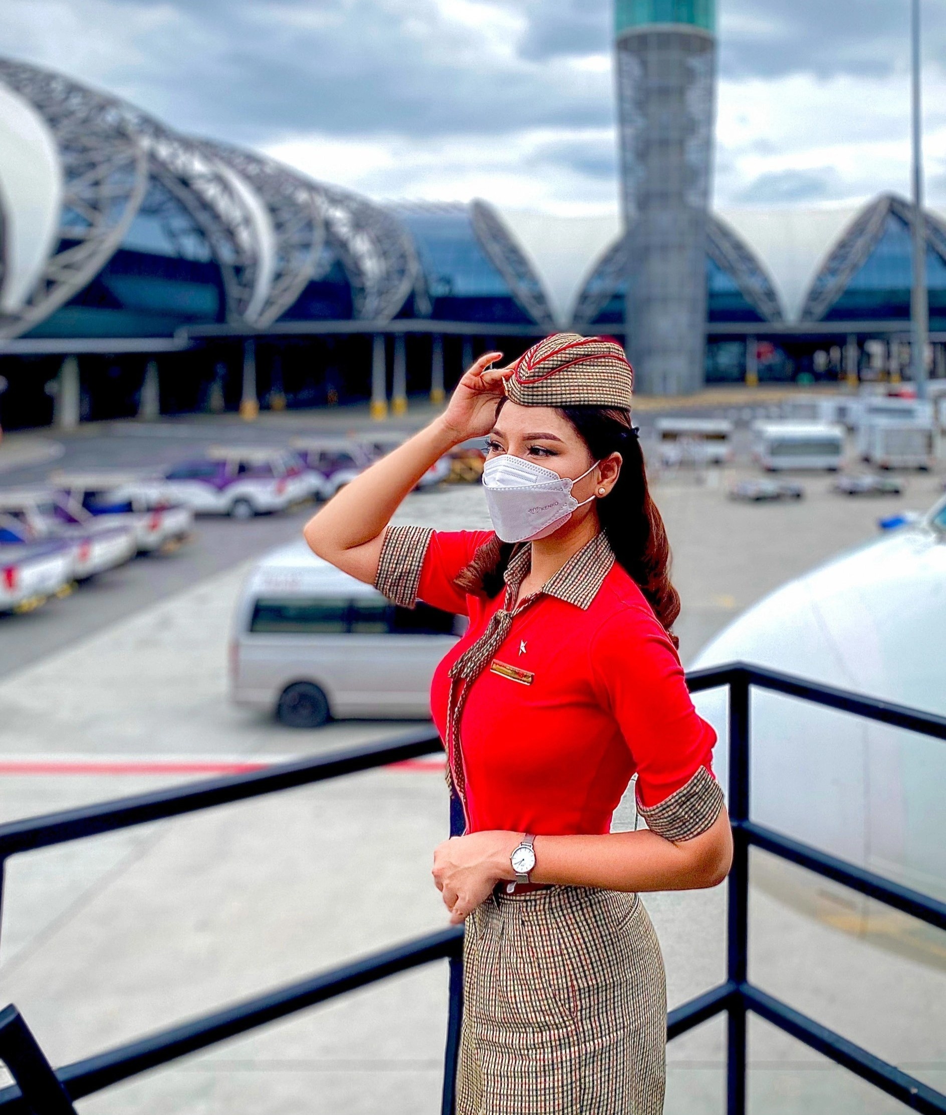 tiep vien hang khong anh 2