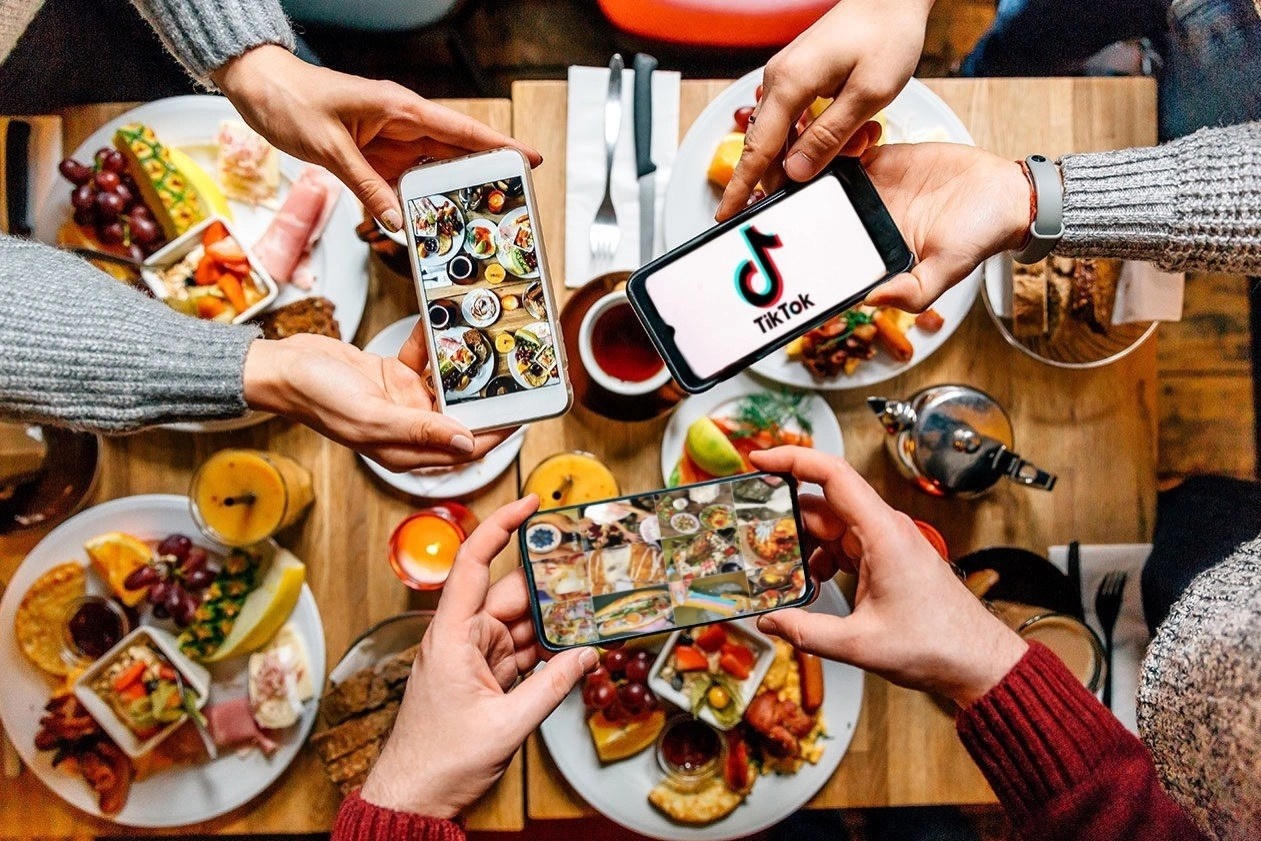 Tiktoker review sản phẩm ảnh 1 Tiktoker review san pham anh 1