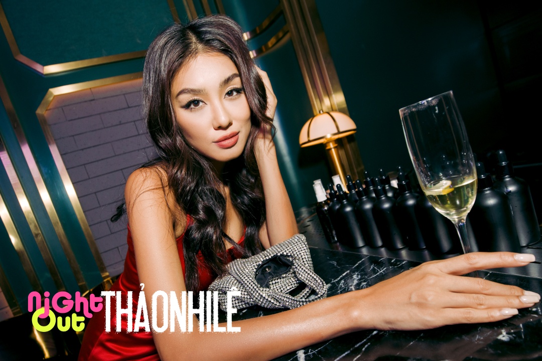 Mot dem len bar, lam DJ cung Thao Nhi Le hinh anh