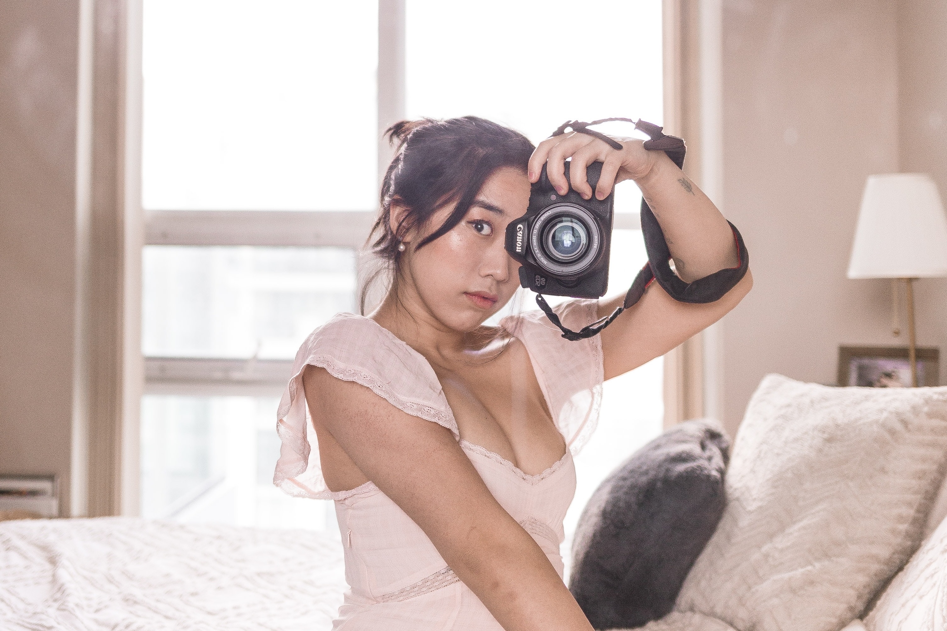 Bo tien trieu mua 1 bo quan ao, chup anh, roi khong bao gio mac lai hinh anh