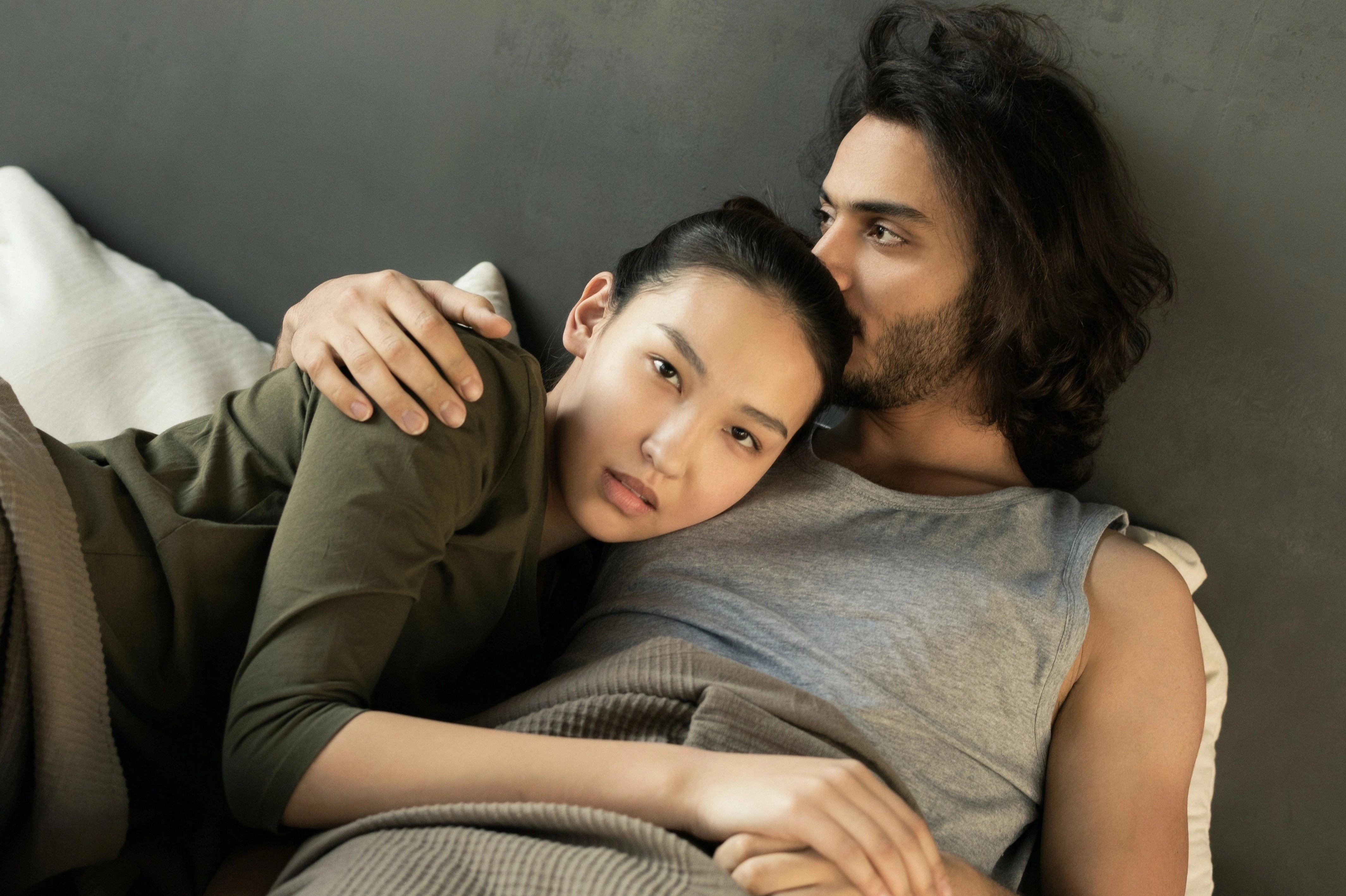 Dau don hon khi lam ban voi nguoi yeu cu hinh anh