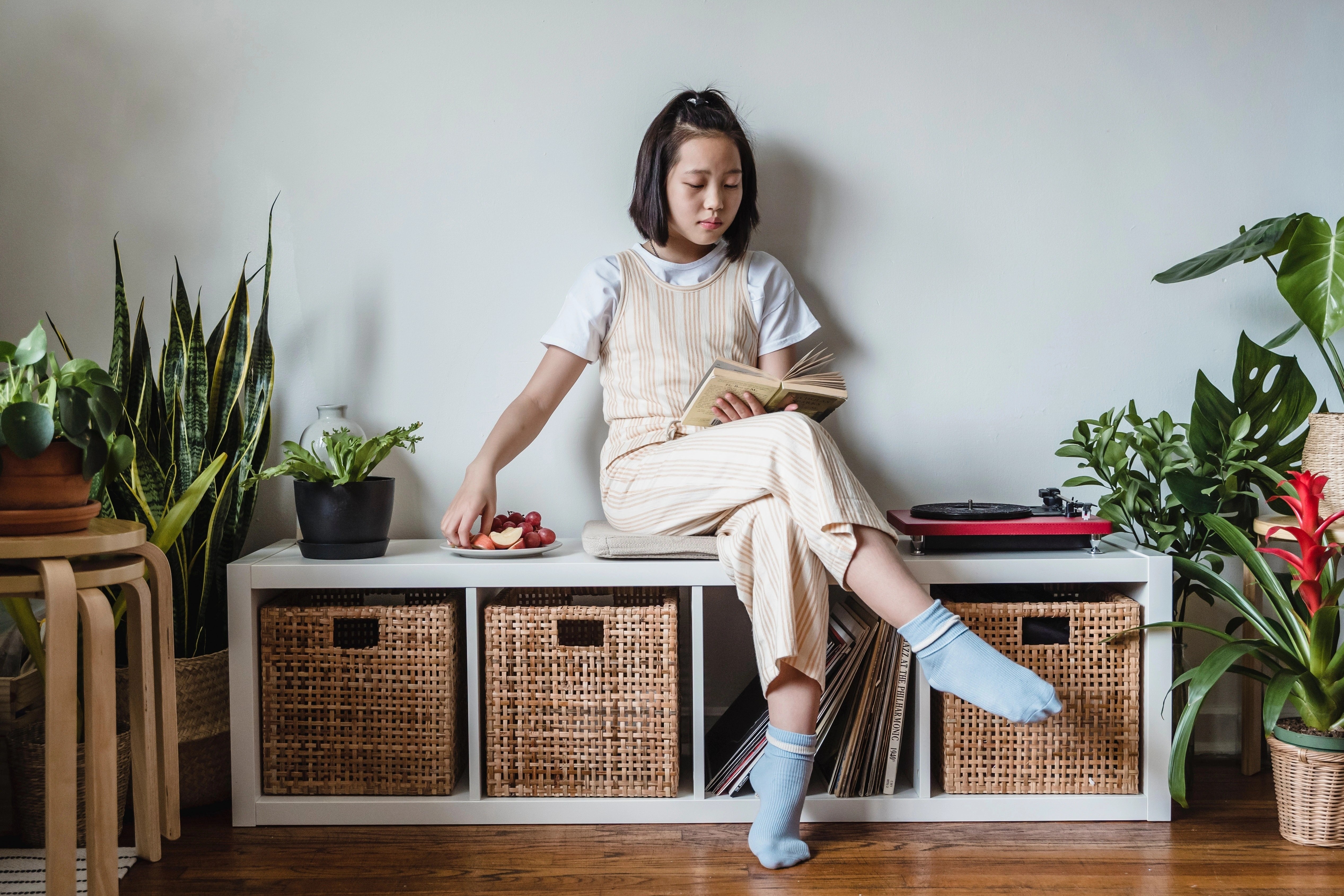 Don dep sai cach chi lam nha ban them bua bon hinh anh