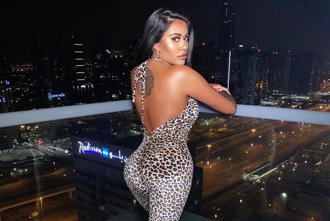 Dau don vi phau thuat don vong ba giong Kim Kardashian hinh anh