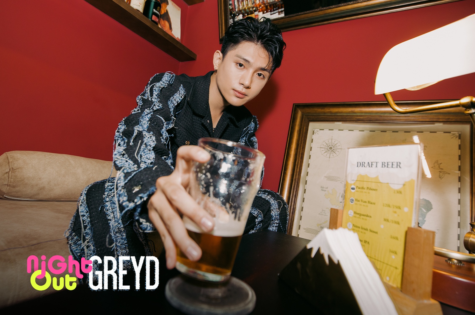 Hen ho Grey D o san khau khong khan gia va anh den hinh anh