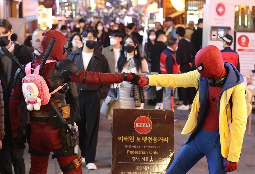Du hoc sinh Viet tai Seoul: 'Itaewon luon dong nghit vao Halloween' hinh anh