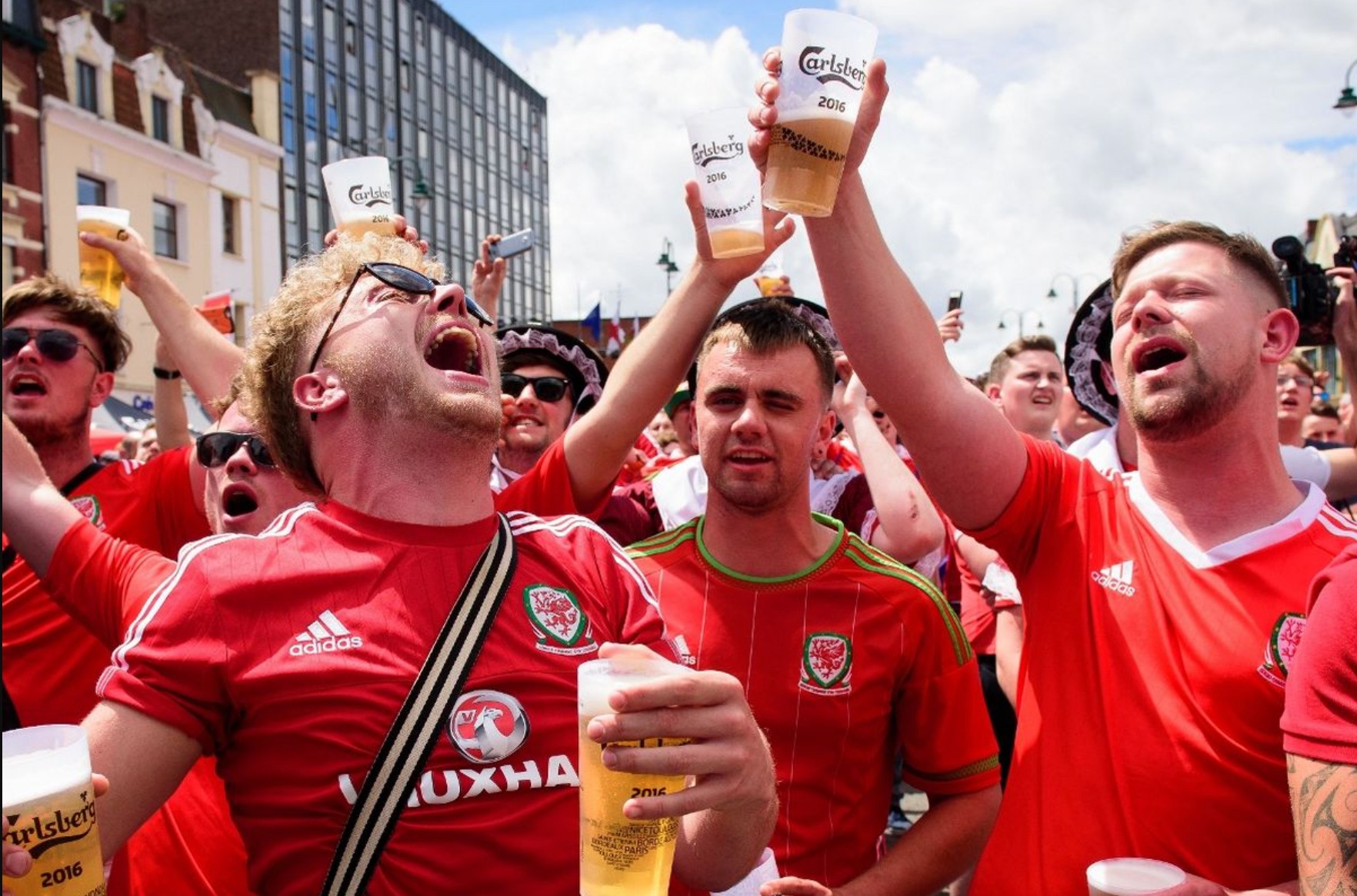 World Cup lam fan roi tri chi vi chuyen mua bia hinh anh