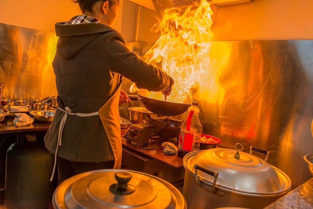 Banh bao song, mi dot chay cua nang dau Trung Quoc gay tranh cai hinh anh