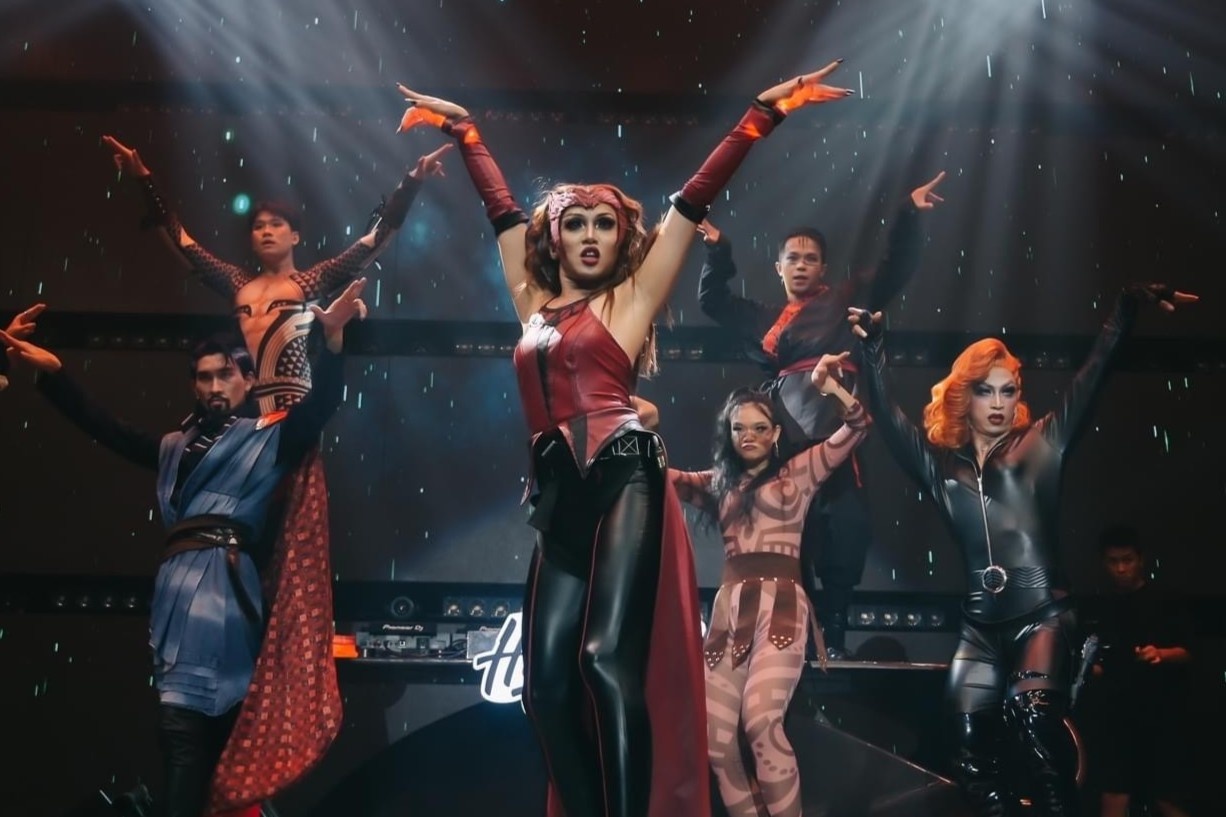 Drag queen, ca si tu do tat bat mua kiem tien tot nhat trong nam hinh anh