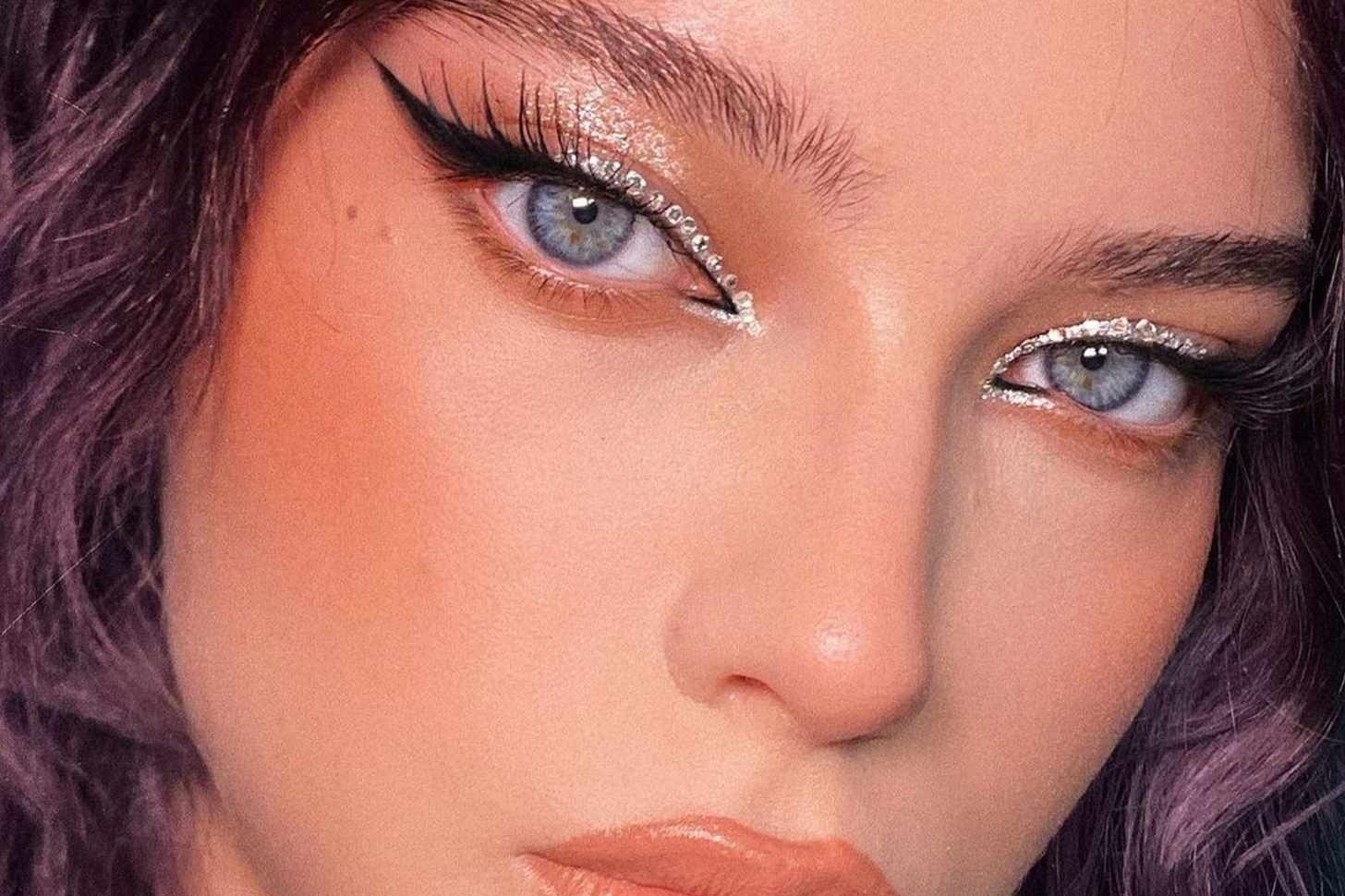 Dinh pha le len mat hinh anh