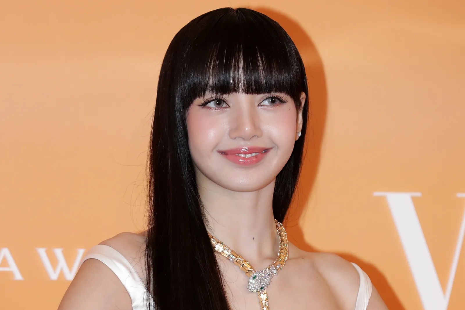 Trang diem lan da may hinh anh