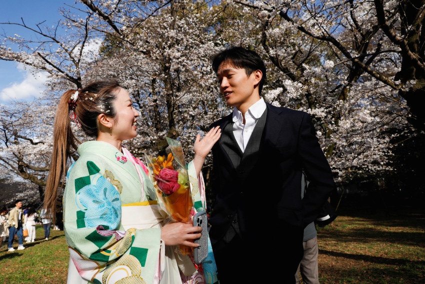 Nguoi gia, nguoi tre tai Nhat Ban deu khong thiet tha voi tinh duc hinh anh