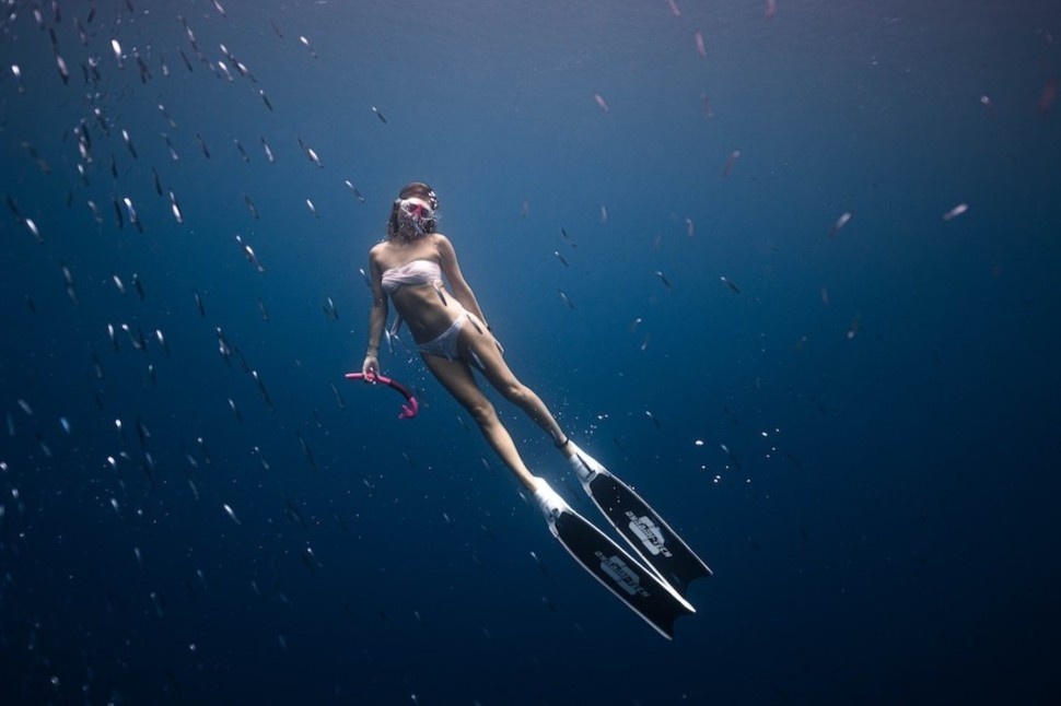 Tat tan tat ve cach bao ve da khi du lich bien mua he hinh anh