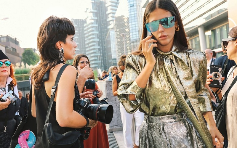 Vay ao sequin khong chi danh cho mua dong va nhung bua tiec hinh anh