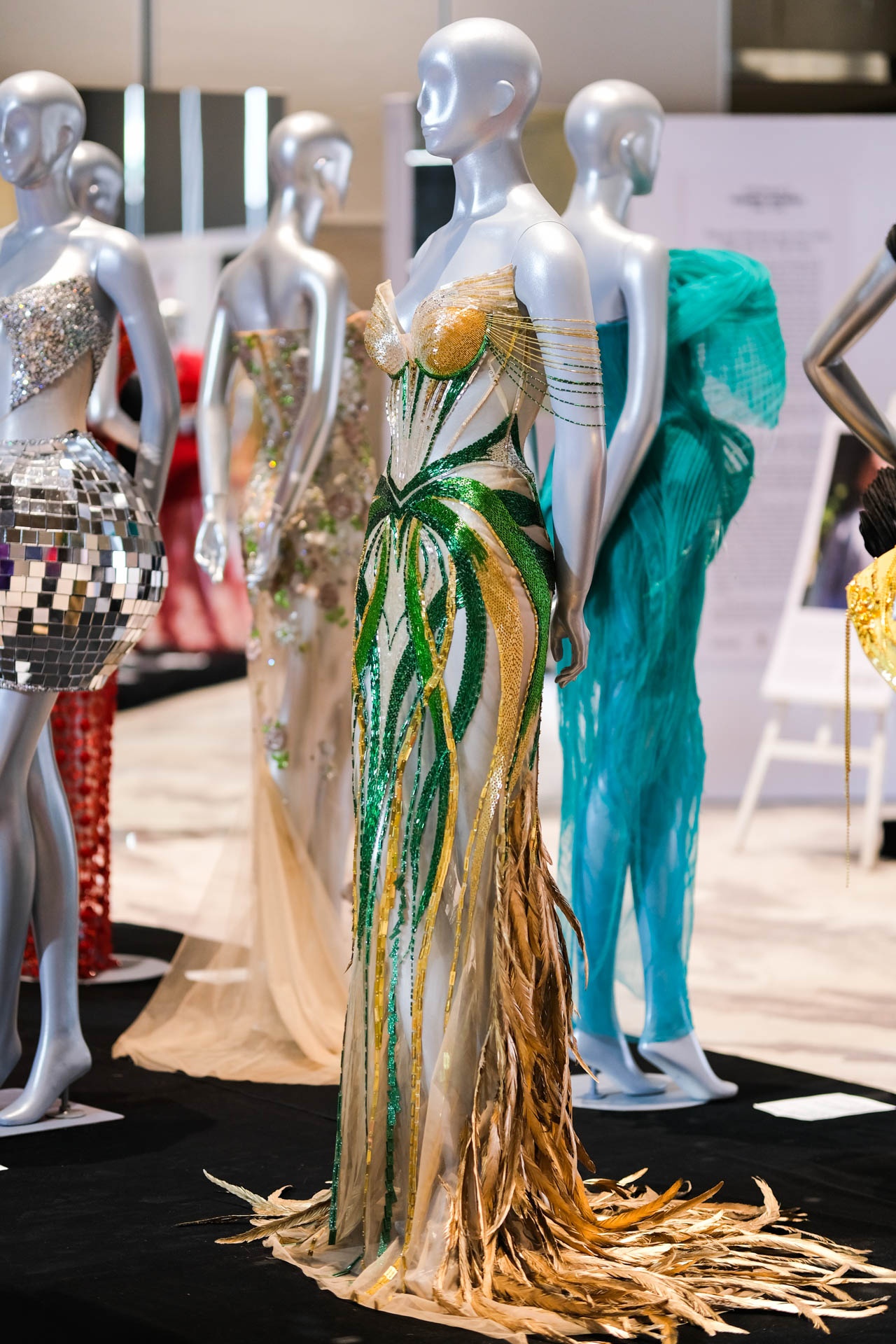 Vietnam’s Fashion Journey ảnh 9 Vietnam’s Fashion Journey anh 9