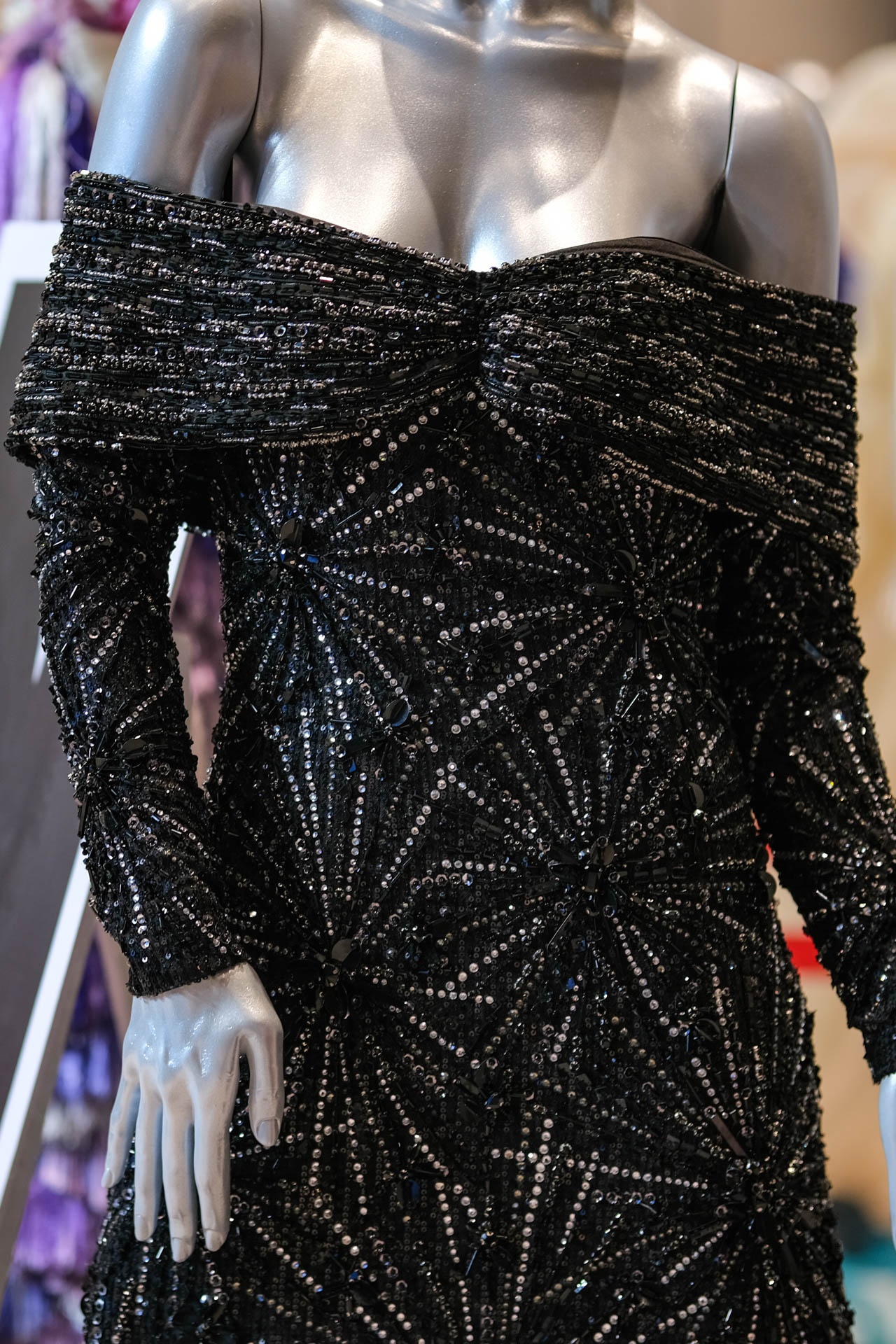 Vietnam’s Fashion Journey ảnh 5 Vietnam’s Fashion Journey anh 5