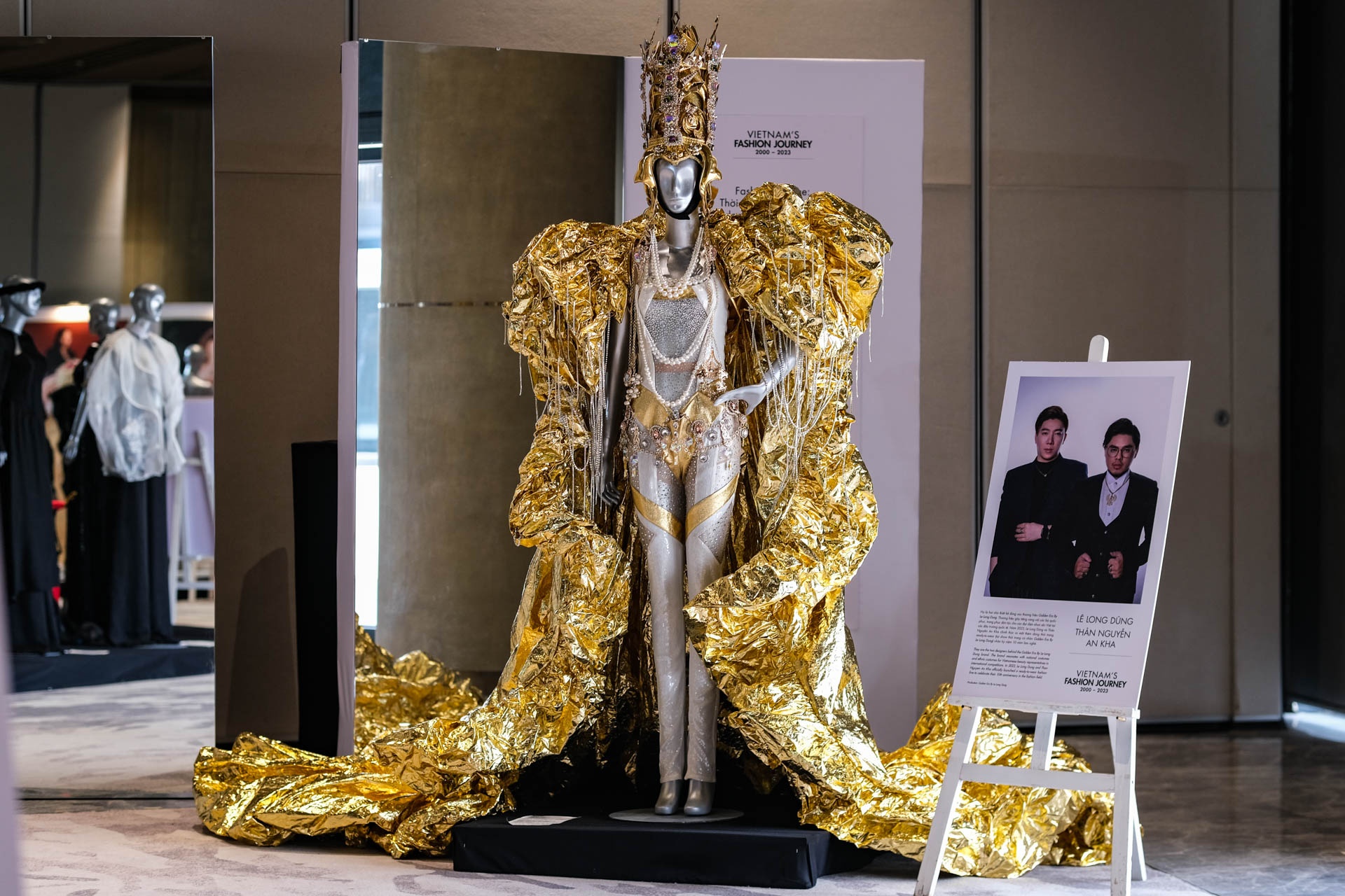 Vietnam’s Fashion Journey anh 20