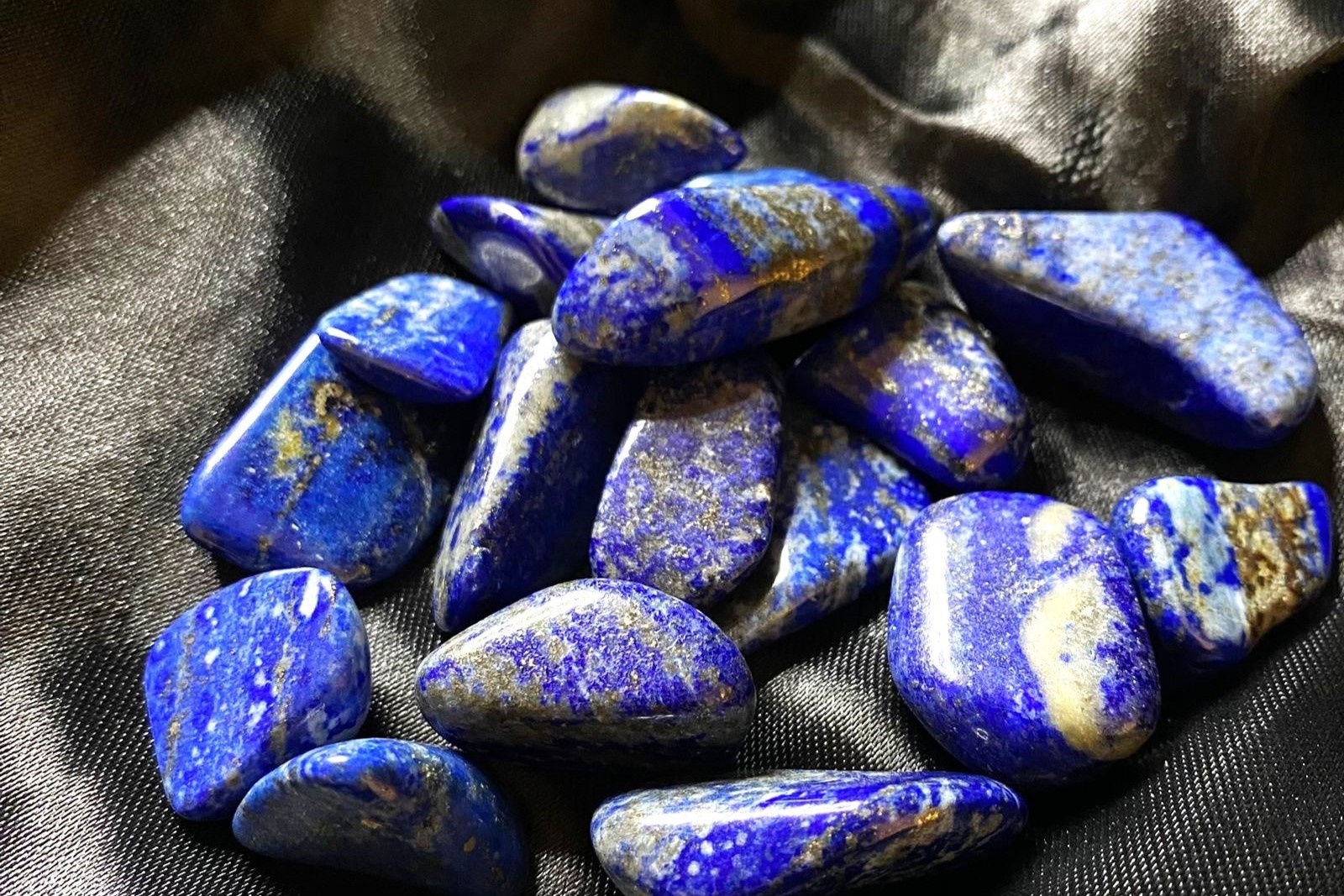 da quy,  gia vang hom nay,  ve tranh anh 1