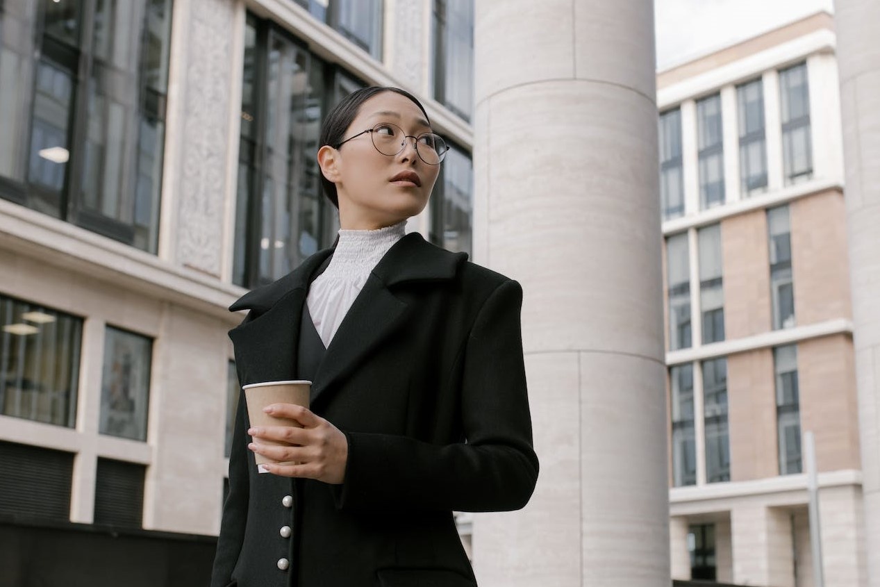 Tu tin di lam ma khong can bang dai hoc hinh anh