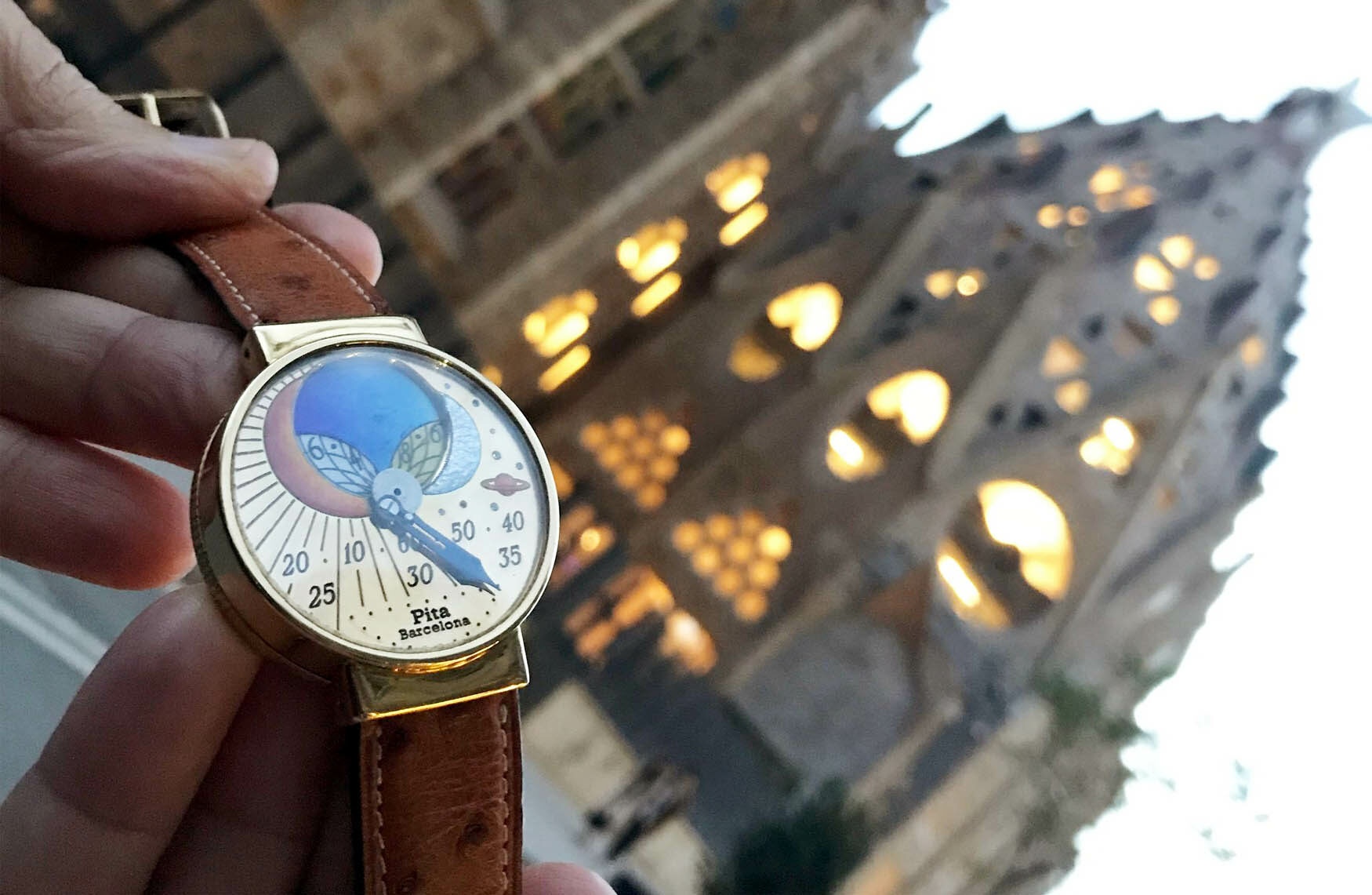 dong ho Tay Ban Nha anh 1