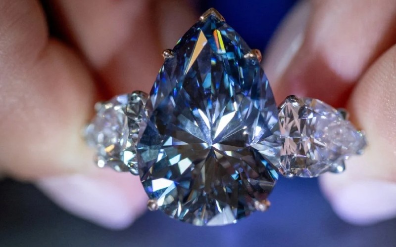 Dieu gi khien mot vien kim cuong co gia 44 trieu USD? hinh anh