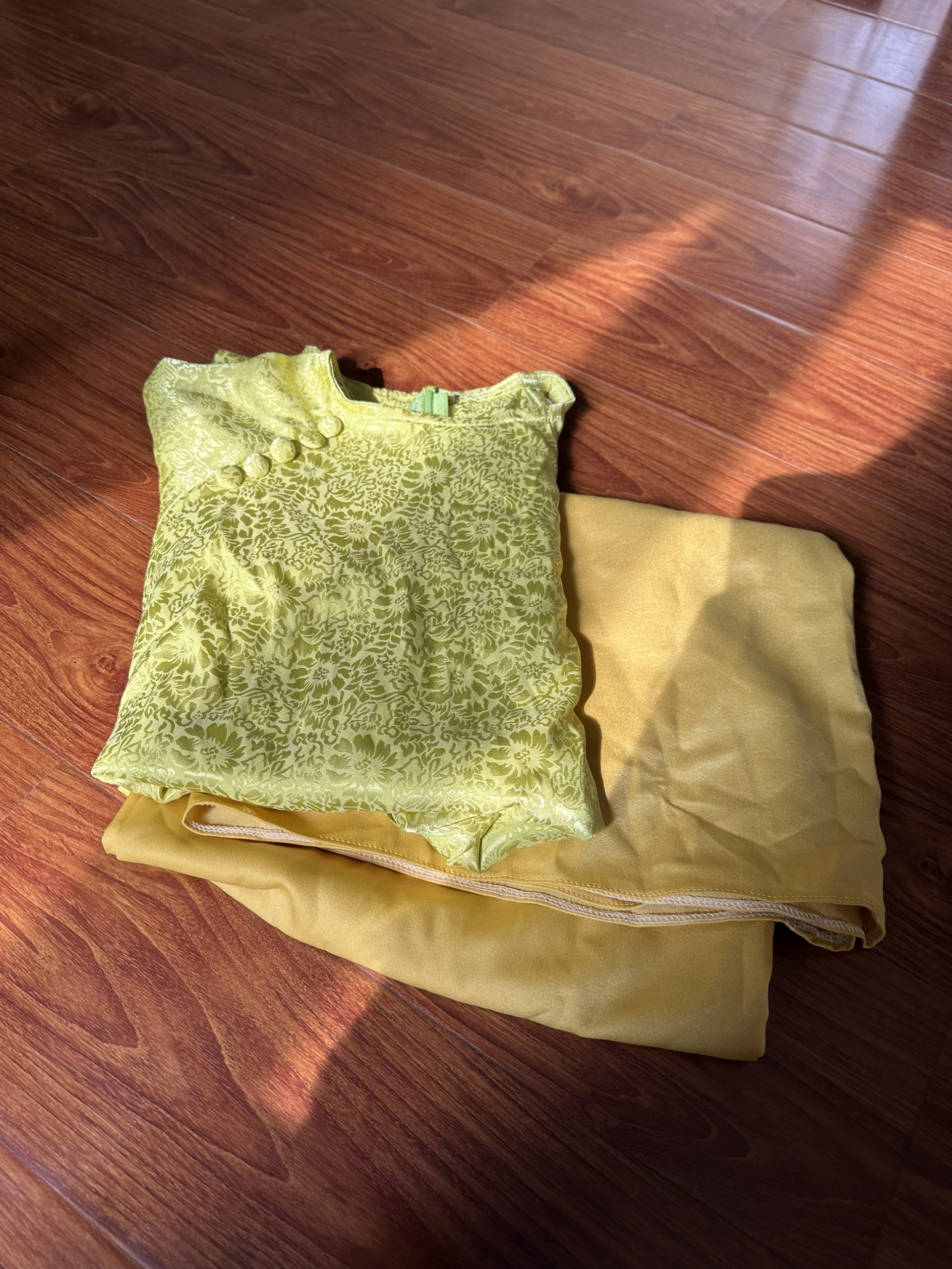 Tet Nguyen dan,  ao dai Tet anh 2