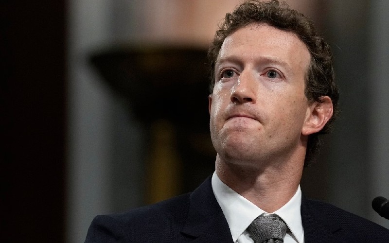 Cach lanh dao gay tranh cai cua ong chu Facebook hinh anh