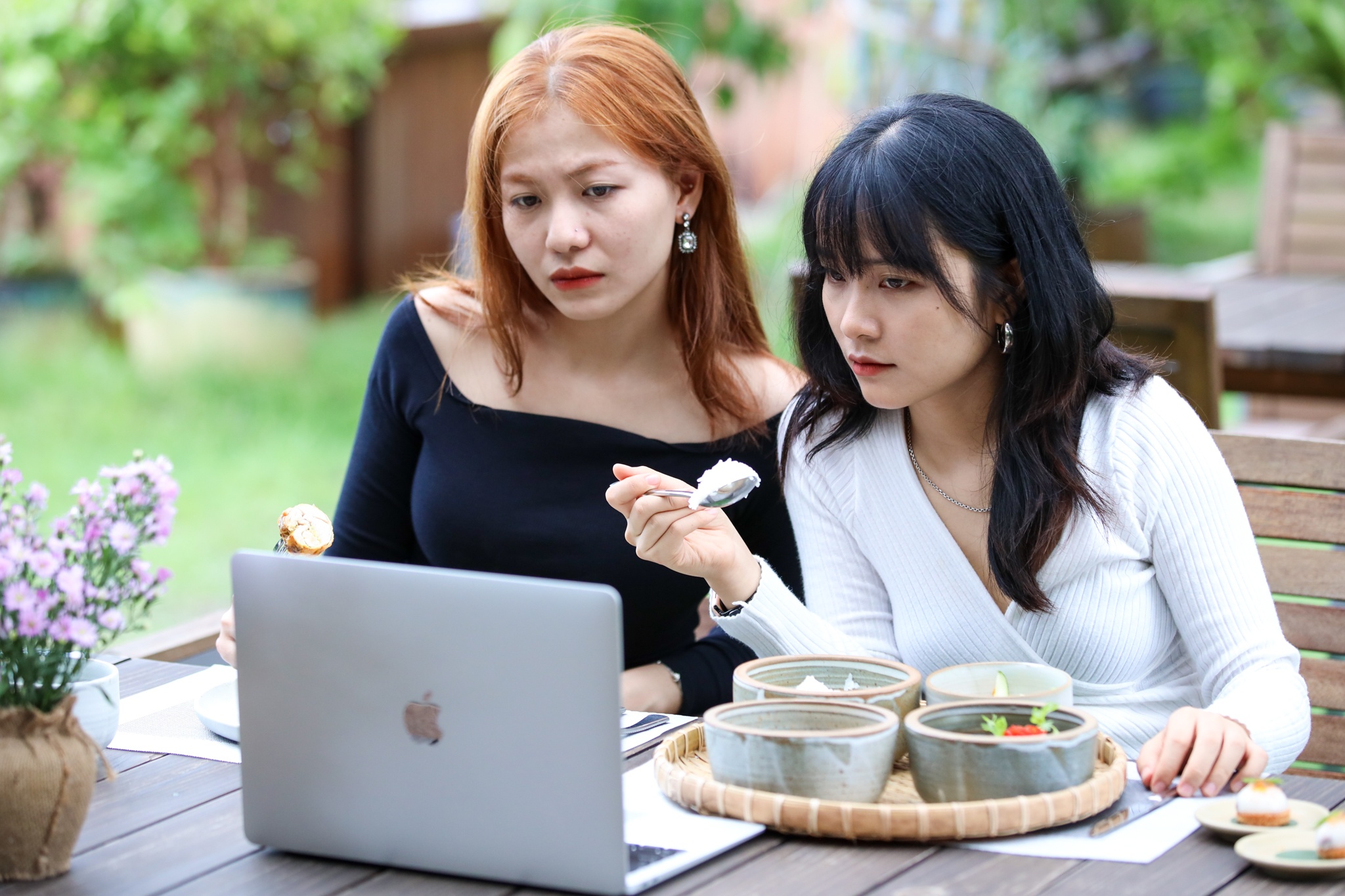 Thoi dai nhan vien tuy y chon gio lam hinh anh