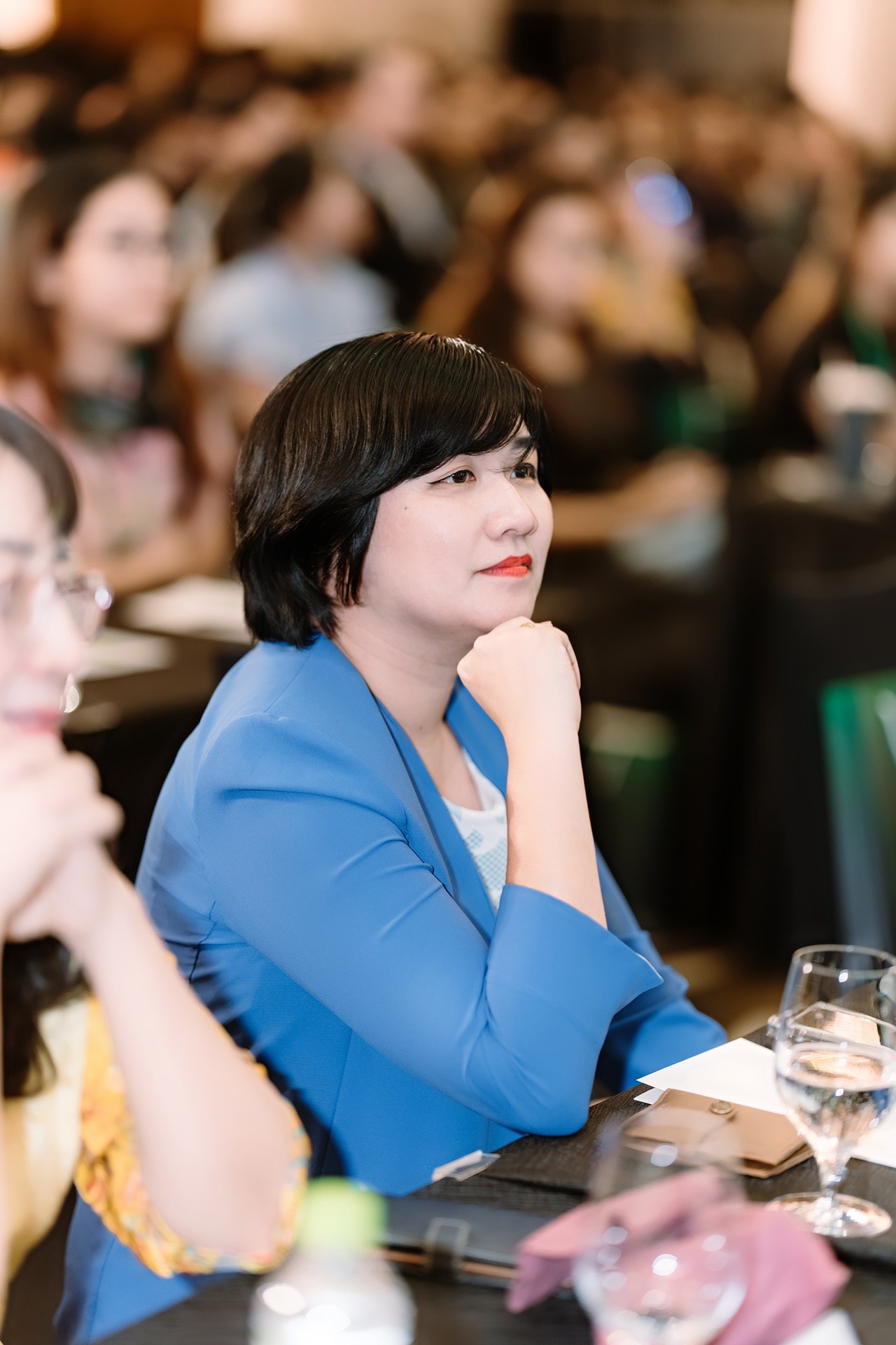 lo trinh hoc AI,  nguoi moi bat dau,  cong cu AI,  tri tue nhan tao,  DALL-E,  Claude AI,  Midjourney,  Hubspot anh 5