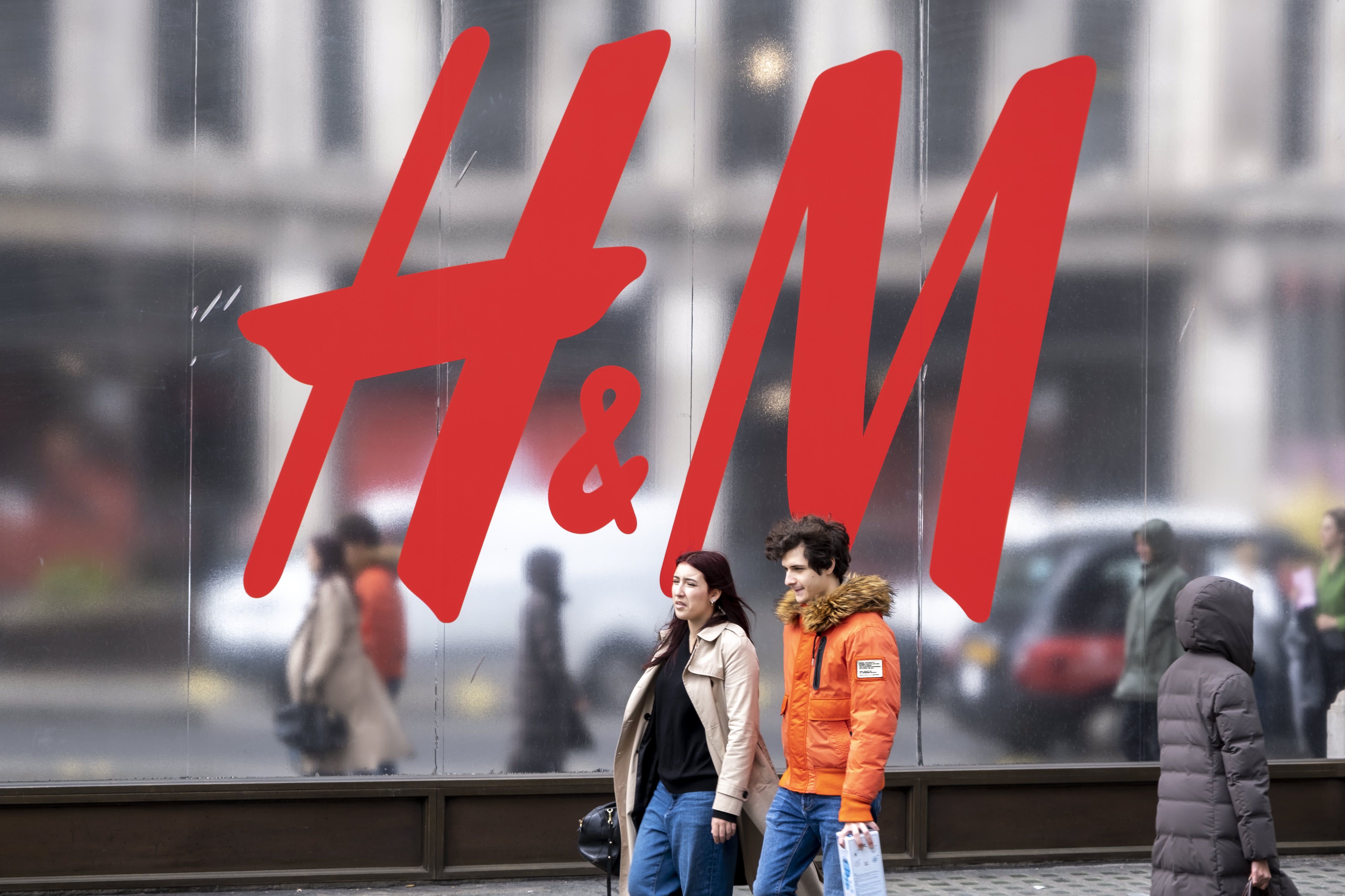H&M du dinh gi duoi thoi tan CEO? hinh anh
